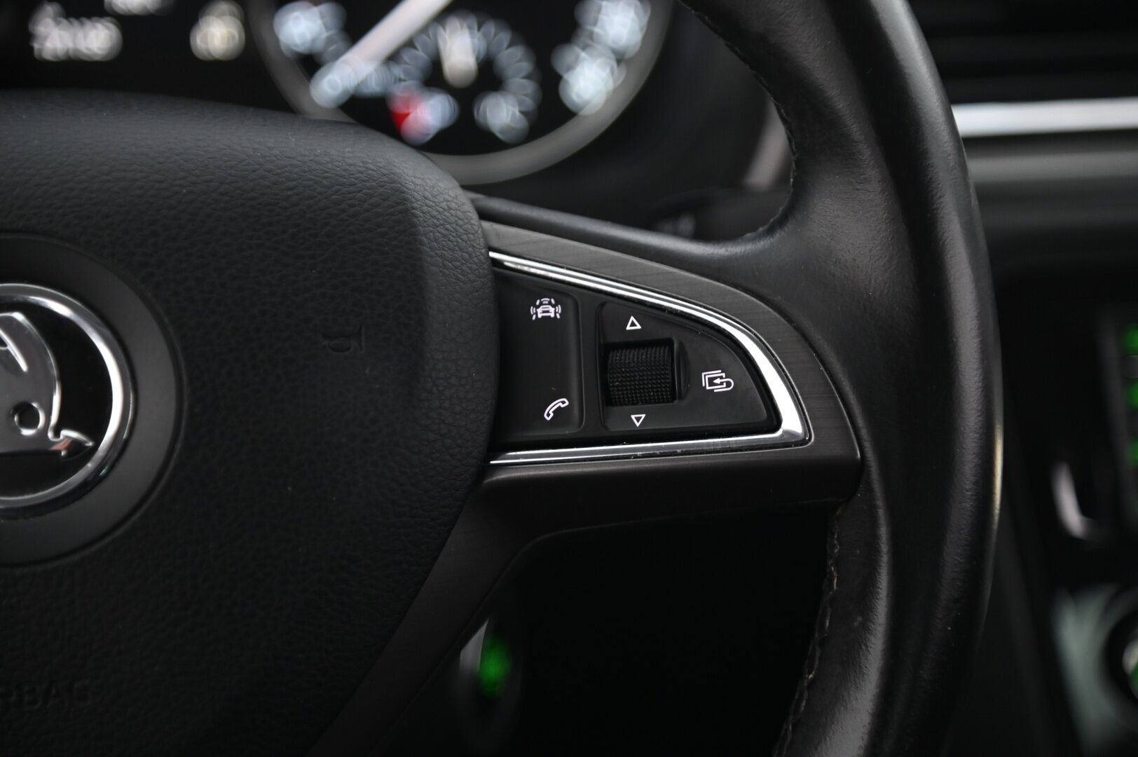 Skoda Rapid 2016 1,4 TSI Style DSG Autom.*Sisätilanlämmitin / Lohkolämmitin / Vakionopeudensäädin / Suomi-auto * - Bluetooth / 2x Avain / Keyless / Front Assist - HULLU BLACKWEEK KORKOTARJOUS 2,49%