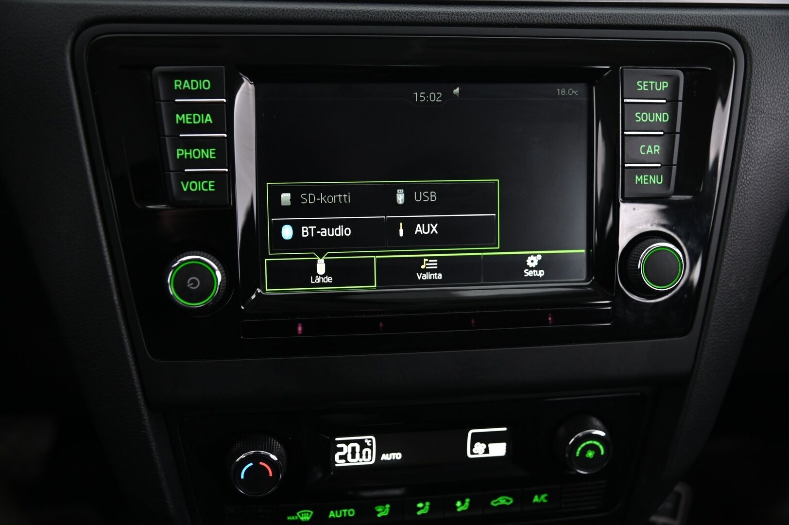 Skoda Rapid 2016 1,4 TSI Style DSG Autom.*Sisätilanlämmitin / Lohkolämmitin / Vakionopeudensäädin / Suomi-auto * - Bluetooth / 2x Avain / Keyless / Front Assist - HULLU BLACKWEEK KORKOTARJOUS 2,49%