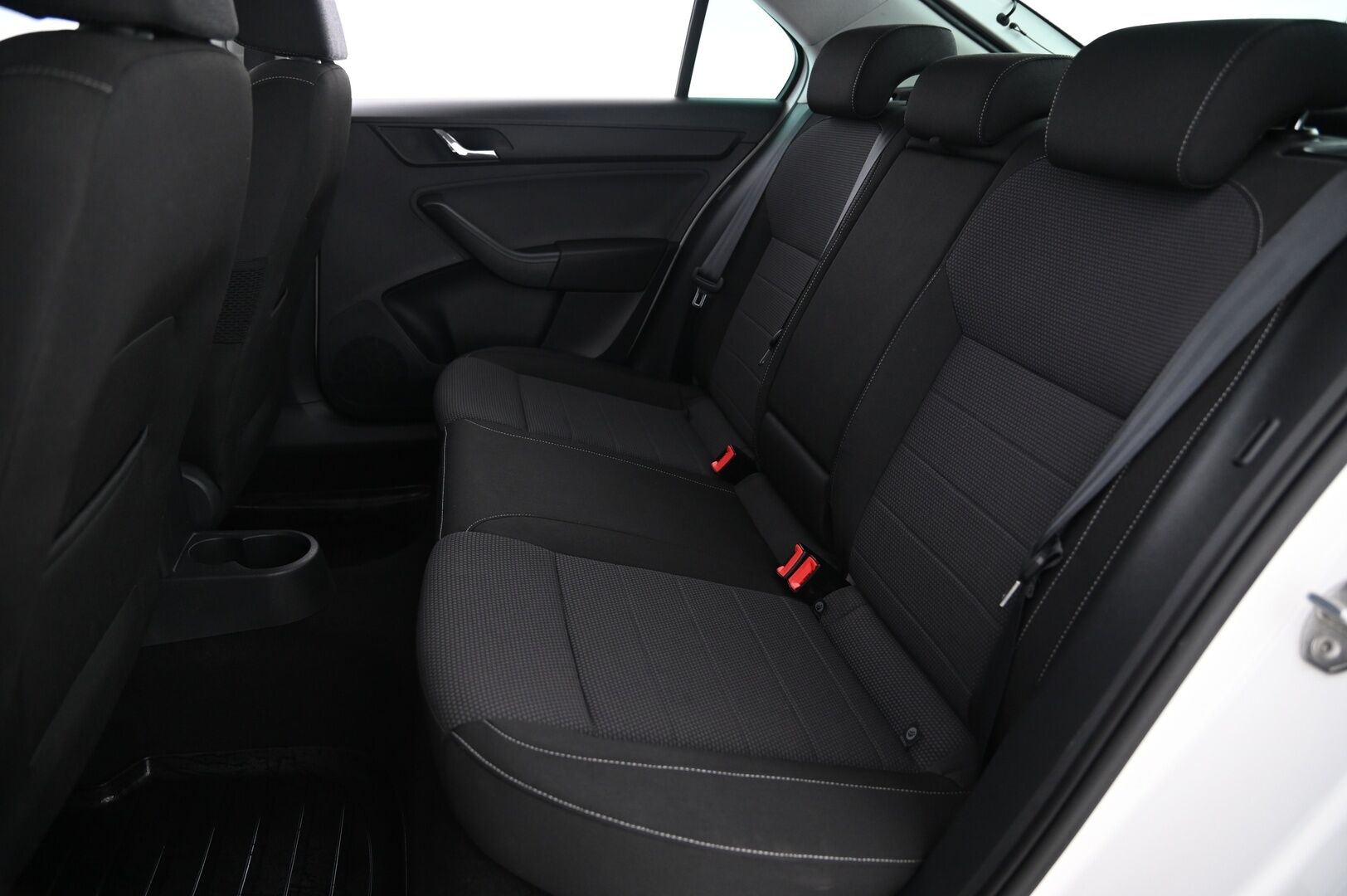 Skoda Rapid 2016 1,4 TSI Style DSG Autom.*Sisätilanlämmitin / Lohkolämmitin / Vakionopeudensäädin / Suomi-auto * - Bluetooth / 2x Avain / Keyless / Front Assist - HULLU BLACKWEEK KORKOTARJOUS 2,49%