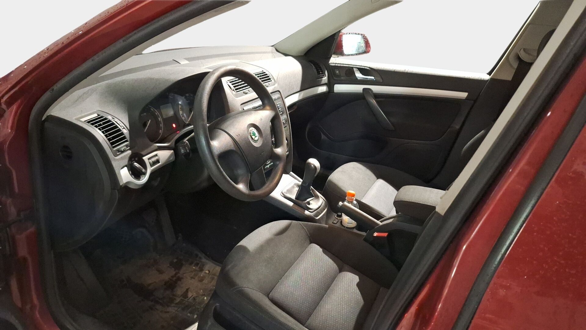 Skoda Octavia 2008 Combi 2,0 TDI DPF 4X4 **Vakkari / Koukku / Ilmastointi / Kahdet renkaat / Suomiauto** - Spesiaali neliveto!