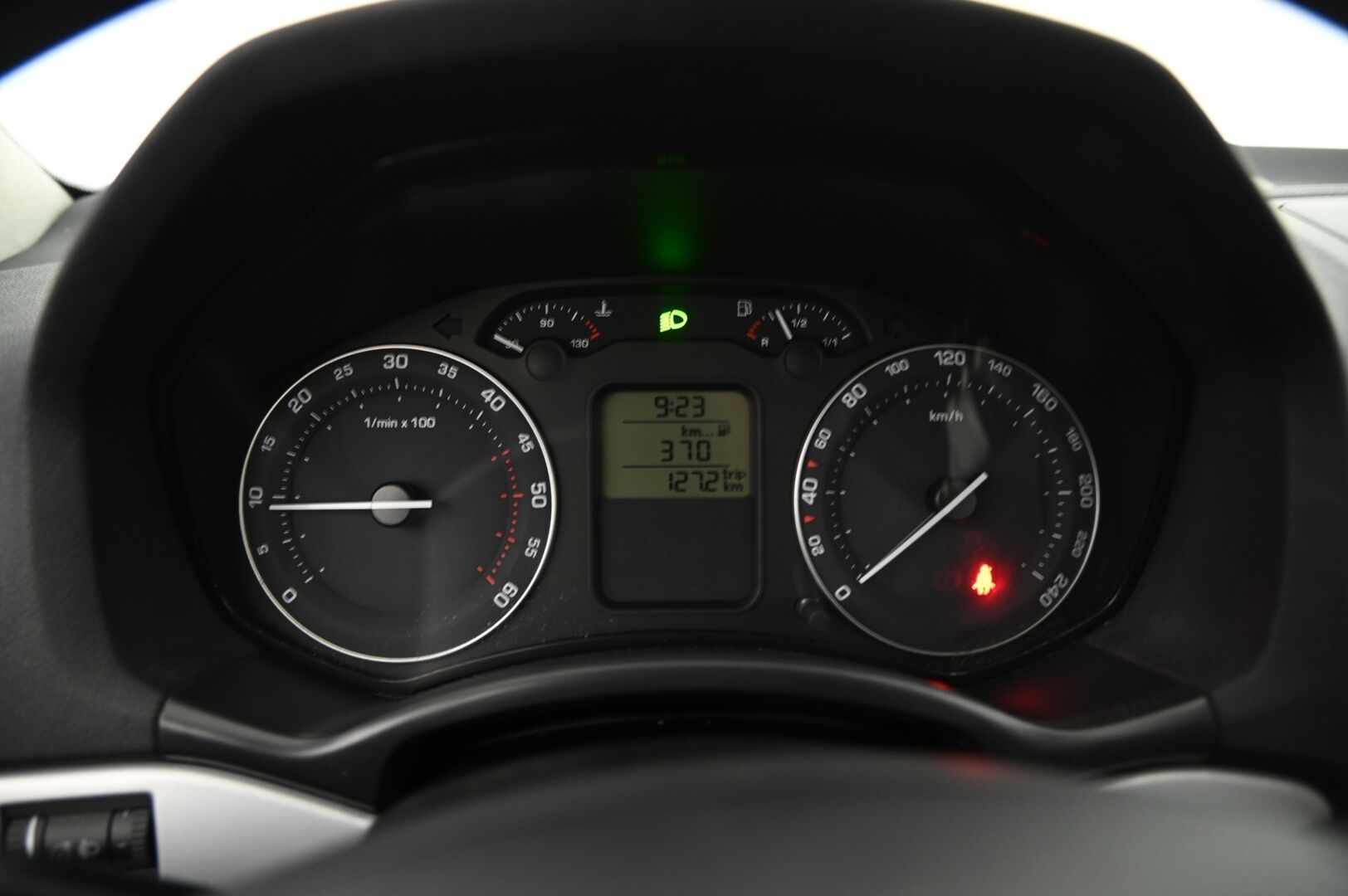 Skoda Octavia 2008 Combi 2,0 TDI DPF 4X4 **Vakkari / Koukku / Ilmastointi / Kahdet renkaat / Suomiauto** - Hihna juuri vaihdettu / Spesiaali neliveto / Uudet nastarenkaat 