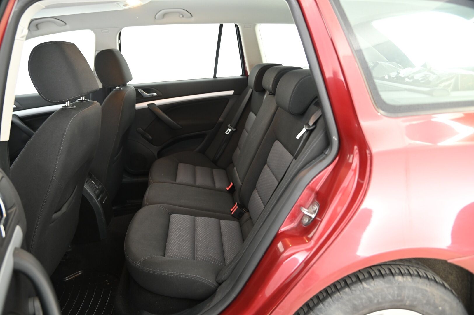 Skoda Octavia 2008 Combi 2,0 TDI DPF 4X4 **Vakkari / Koukku / Ilmastointi / Kahdet renkaat / Suomiauto** - Spesiaali neliveto!