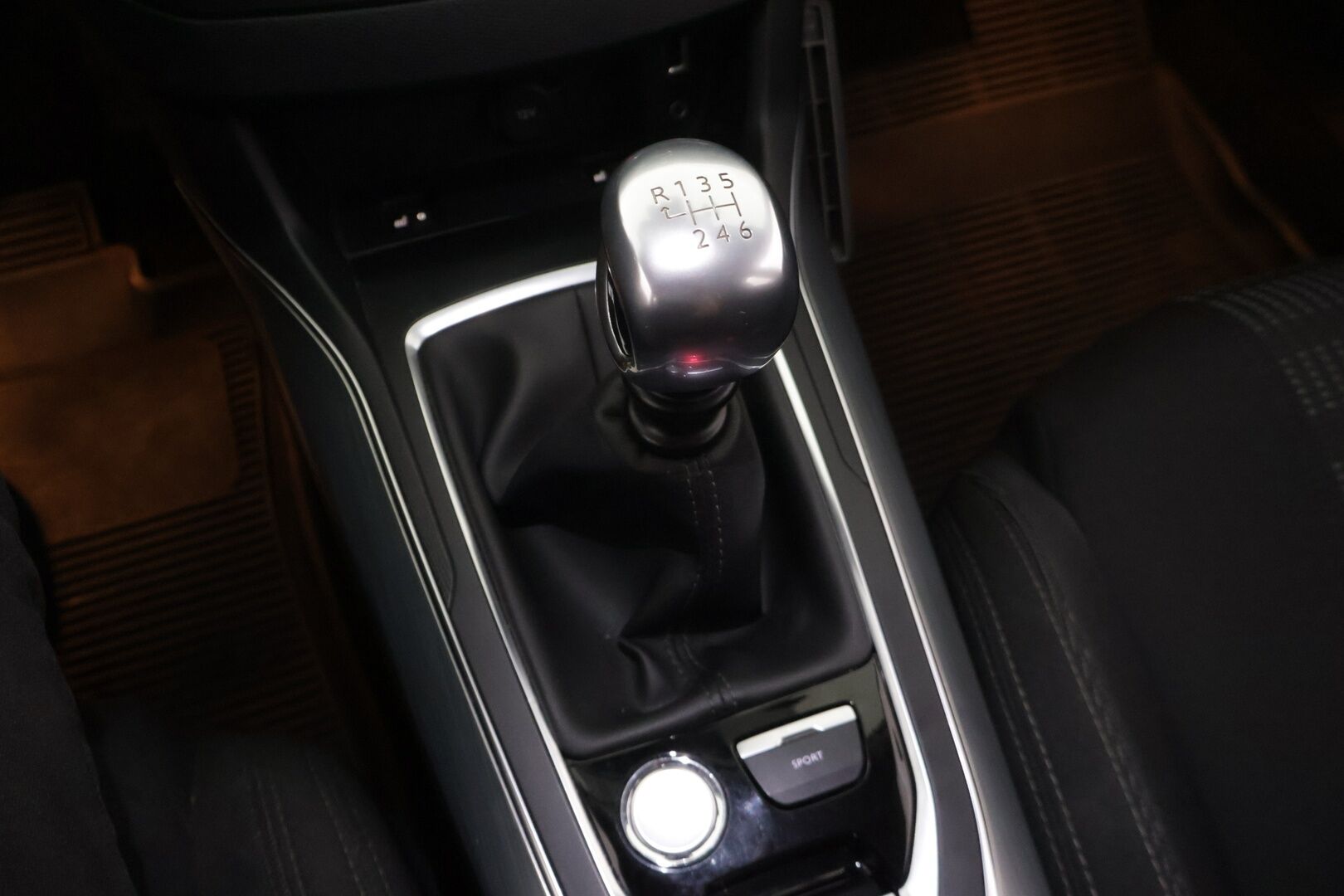 Peugeot 308 2016 SW Allure Edition PureTech 130 * Myydään Huutokaupat.com* - https://huutokaupat.com/kohde/6533297/peugeot-308-ryhdikas-yksilo-2016