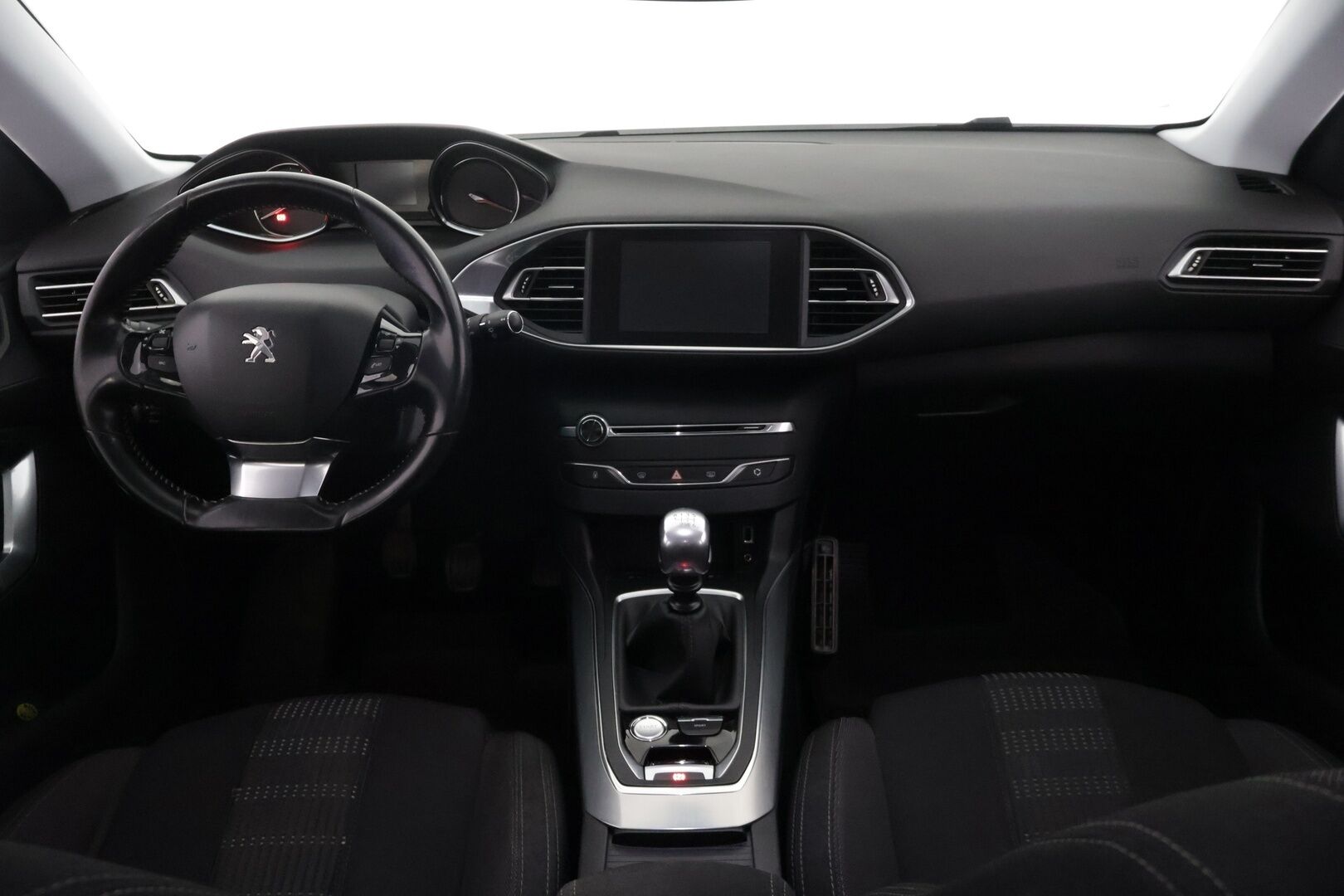 Peugeot 308 2016 SW Allure Edition PureTech 130 * Myydään Huutokaupat.com* - https://huutokaupat.com/kohde/6533297/peugeot-308-ryhdikas-yksilo-2016