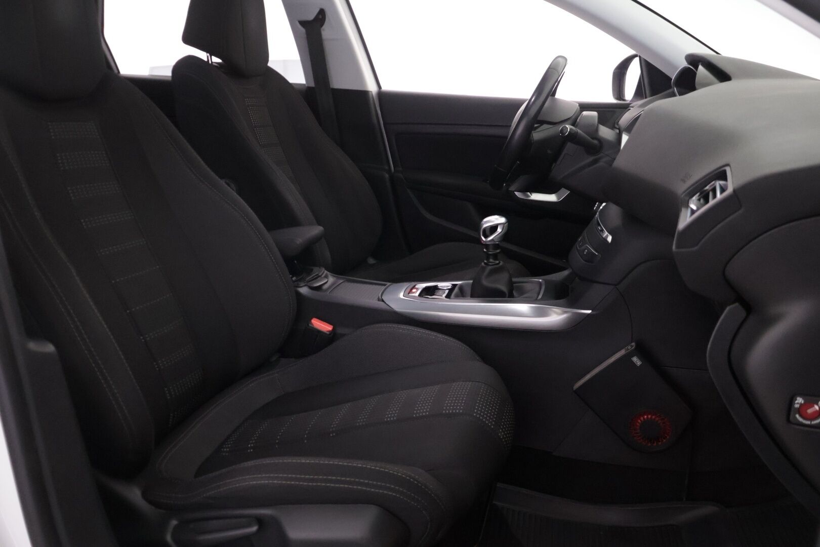 Peugeot 308 2016 SW Allure Edition PureTech 130 * Myydään Huutokaupat.com* - https://huutokaupat.com/kohde/6533297/peugeot-308-ryhdikas-yksilo-2016