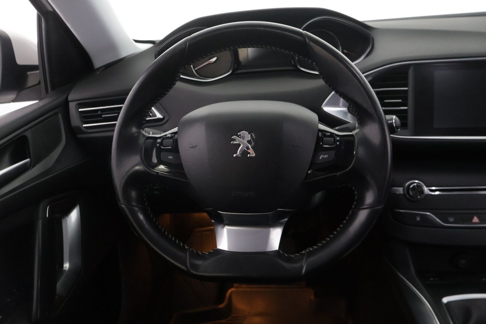Peugeot 308 2016 SW Allure Edition PureTech 130 * Myydään Huutokaupat.com* - https://huutokaupat.com/kohde/6533297/peugeot-308-ryhdikas-yksilo-2016