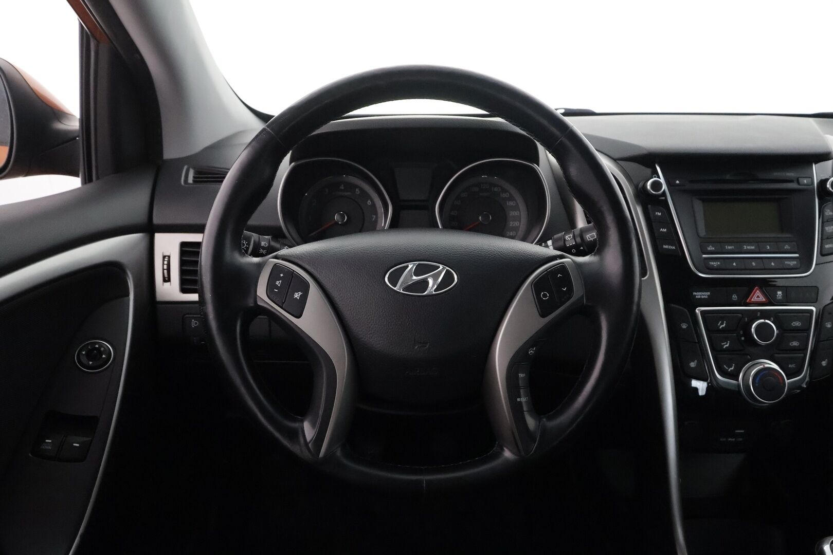 Hyundai i30 5d 2016 1,4 6MT ISG Classic - | Koukku | Lohkolämmitin | AUX&USB | Ilmastointi | Penkinlämmittimet | Ratinlämmitys | Sähköpeilit | Suomi-auto | Kahdet renkaat |