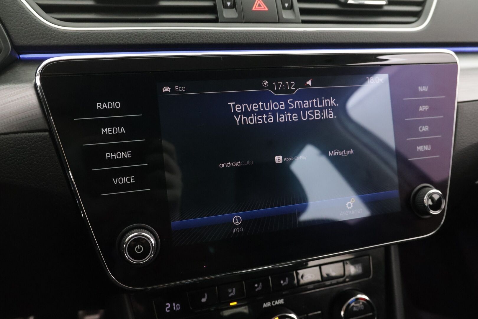 Skoda Superb 2018 Combi 2,0 TDI 190 4x4 Elegance DSG Autom. - | Webasto | ACC | Canton | Muistipenkki | Nahka-alcantara | Apple&Android | Tutkat | Navi | KeylessGo | Sähköluukku | 2x aluvanteet | - KORKO VAIN 3,99 %