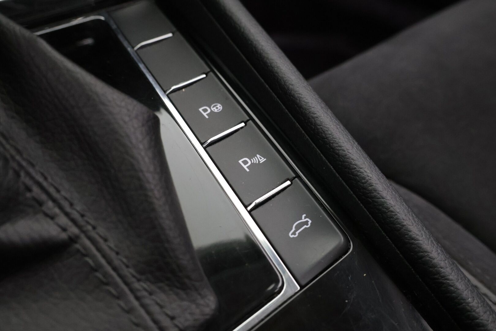 Skoda Superb 2018 Combi 2,0 TDI 190 4x4 Elegance DSG Autom. - | Webasto | ACC | Canton | Muistipenkki | Nahka-alcantara | Apple&Android | Tutkat | Navi | KeylessGo | Sähköluukku | 2x aluvanteet | - KORKO VAIN 3,99 %