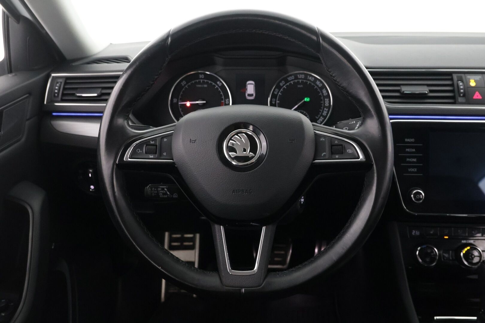 Skoda Superb 2018 Combi 2,0 TDI 190 4x4 Elegance DSG Autom. - | Webasto | ACC | Canton | Muistipenkki | Nahka-alcantara | Apple&Android | Tutkat | Navi | KeylessGo | Sähköluukku | 2x aluvanteet | - KORKO VAIN 3,99 %