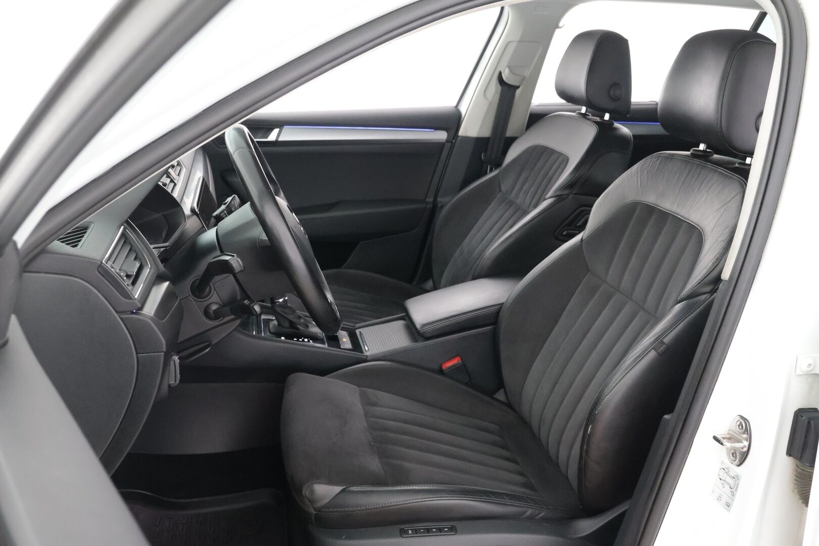 Skoda Superb 2018 Combi 2,0 TDI 190 4x4 Elegance DSG Autom. - | Webasto | ACC | Canton | Muistipenkki | Nahka-alcantara | Apple&Android | Tutkat | Navi | KeylessGo | Sähköluukku | 2x aluvanteet | - KORKO VAIN 3,99 %