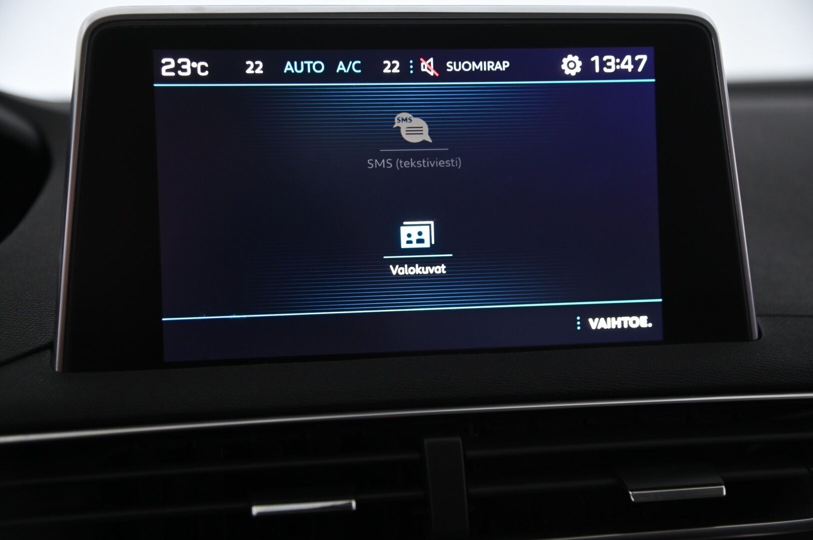 Peugeot 3008 2018 Allure PureTech 130 Automaatti - Panorama | Focal-äänentoisto | BT | Vakkari | Tutkat | 