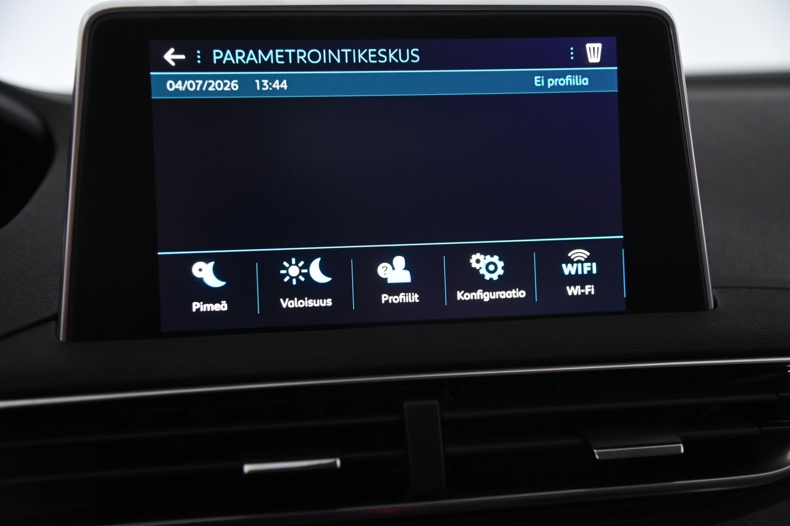 Peugeot 3008 2018 Allure PureTech 130 Automaatti - Panorama | Focal-äänentoisto | BT | Vakkari | Tutkat | 