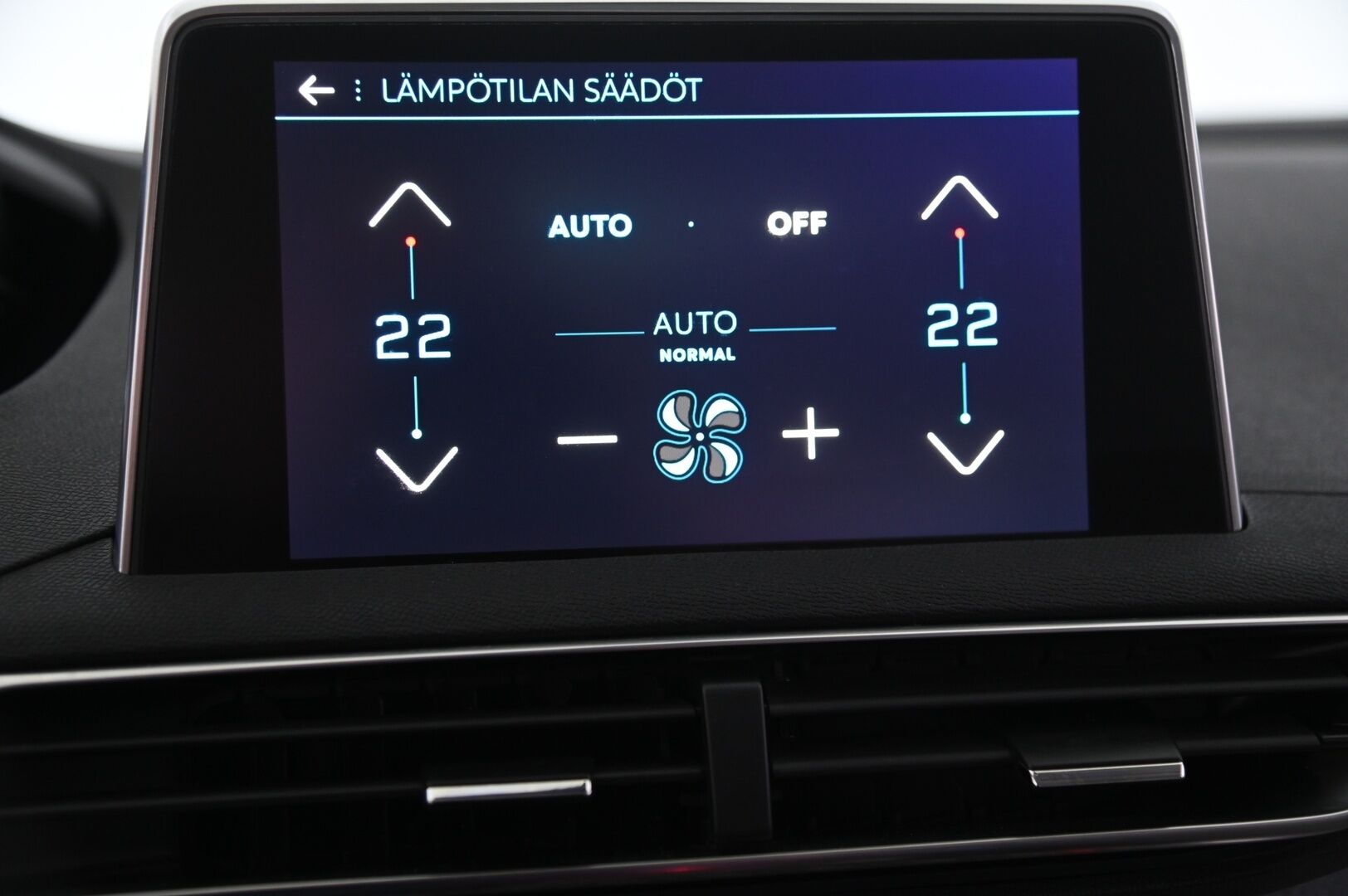 Peugeot 3008 2018 Allure PureTech 130 Automaatti - Panorama | Focal-äänentoisto | BT | Vakkari | Tutkat | 