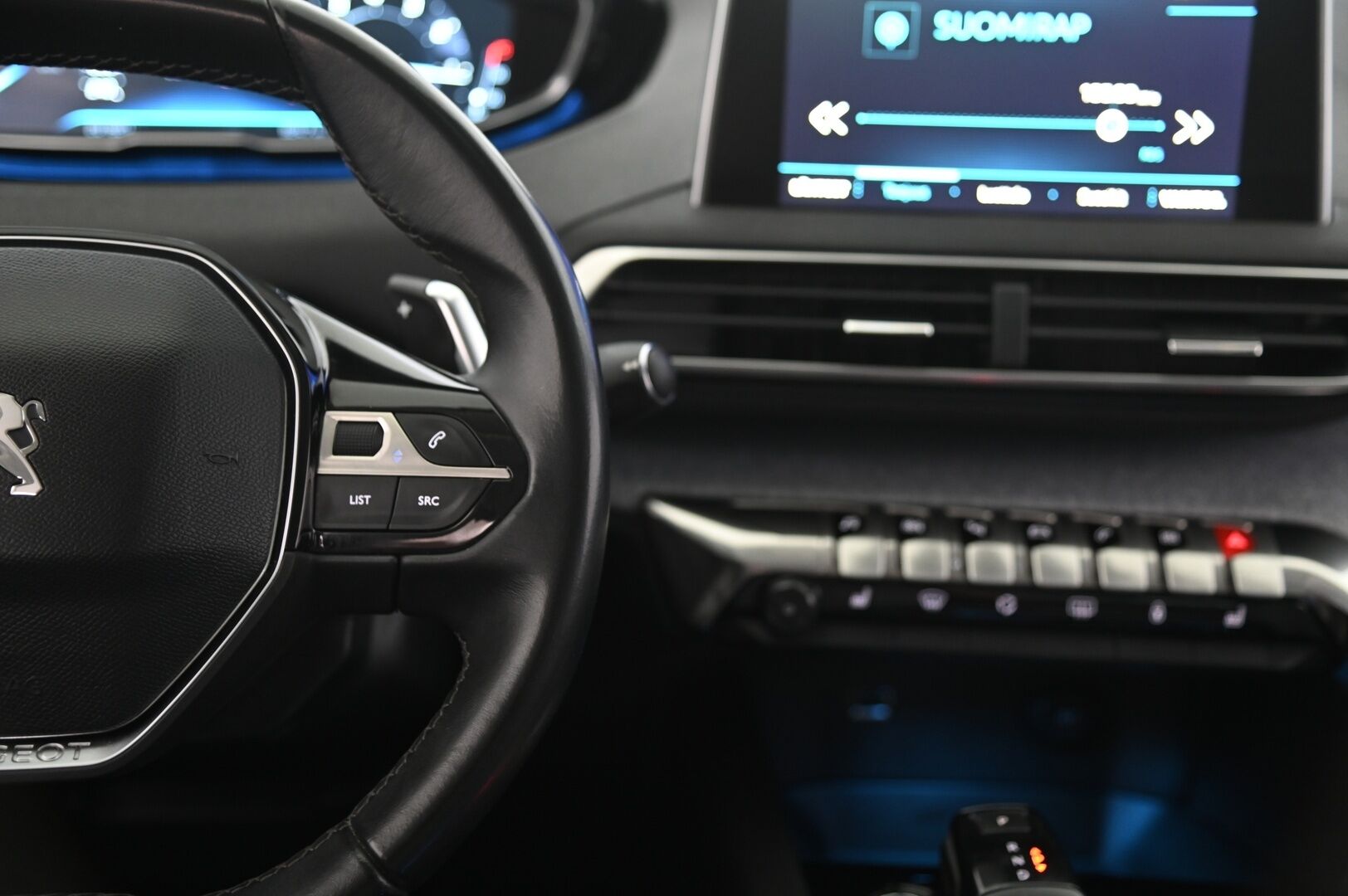 Peugeot 3008 2018 Allure PureTech 130 Automaatti - Panorama | Focal-äänentoisto | BT | Vakkari | Tutkat | 