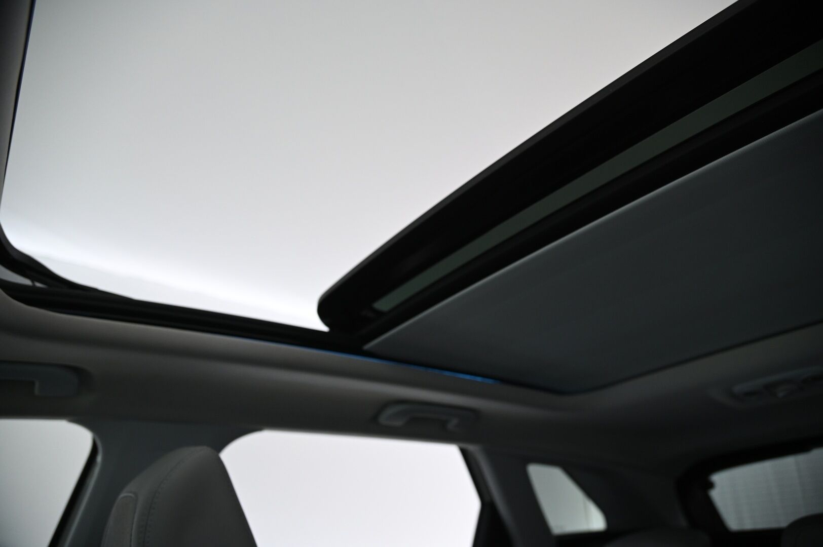 Peugeot 3008 2018 Allure PureTech 130 Automaatti - Panorama | Focal-äänentoisto | BT | Vakkari | Tutkat | 