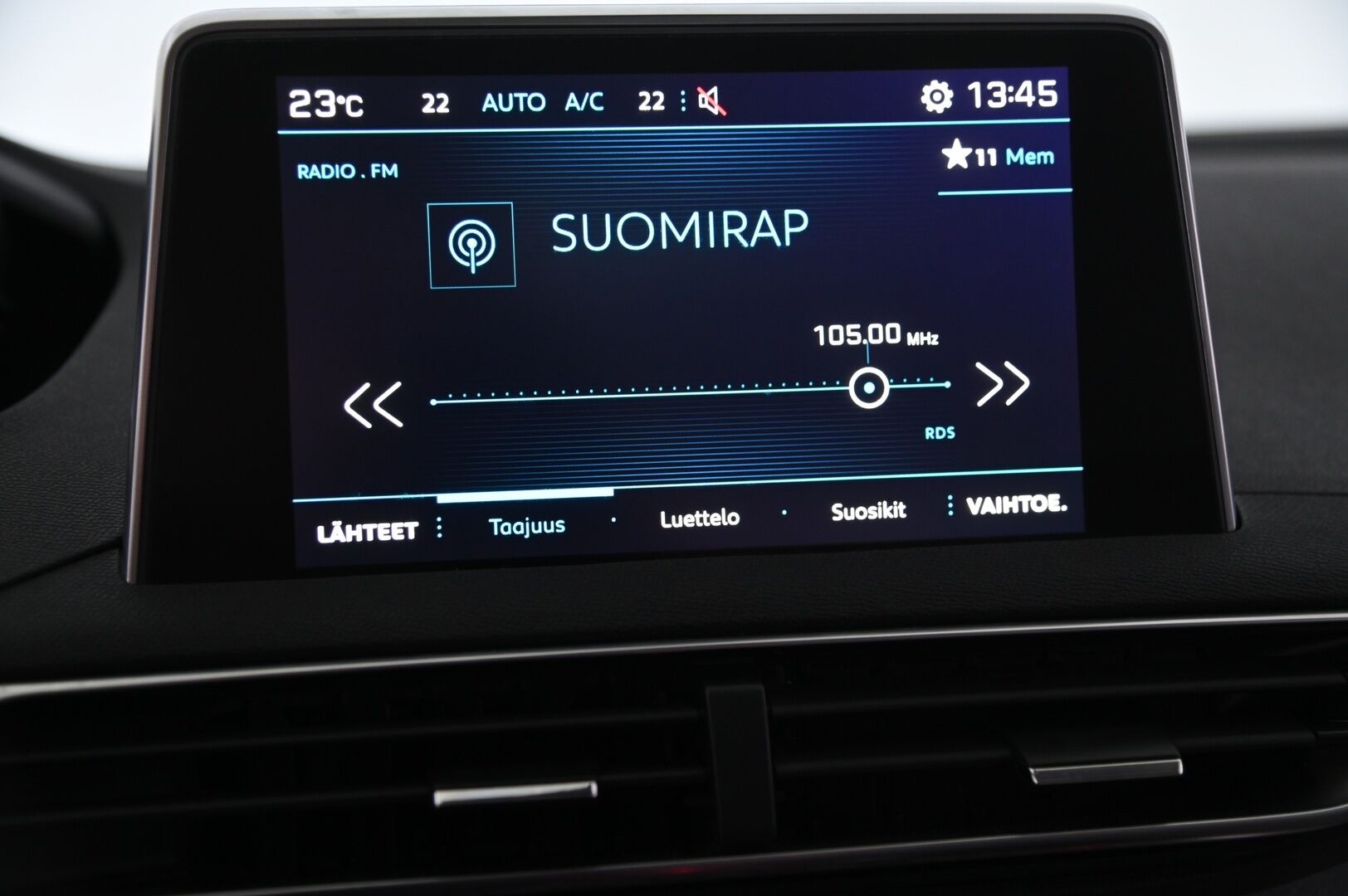 Peugeot 3008 2018 Allure PureTech 130 Automaatti - Panorama | Focal-äänentoisto | BT | Vakkari | Tutkat | 