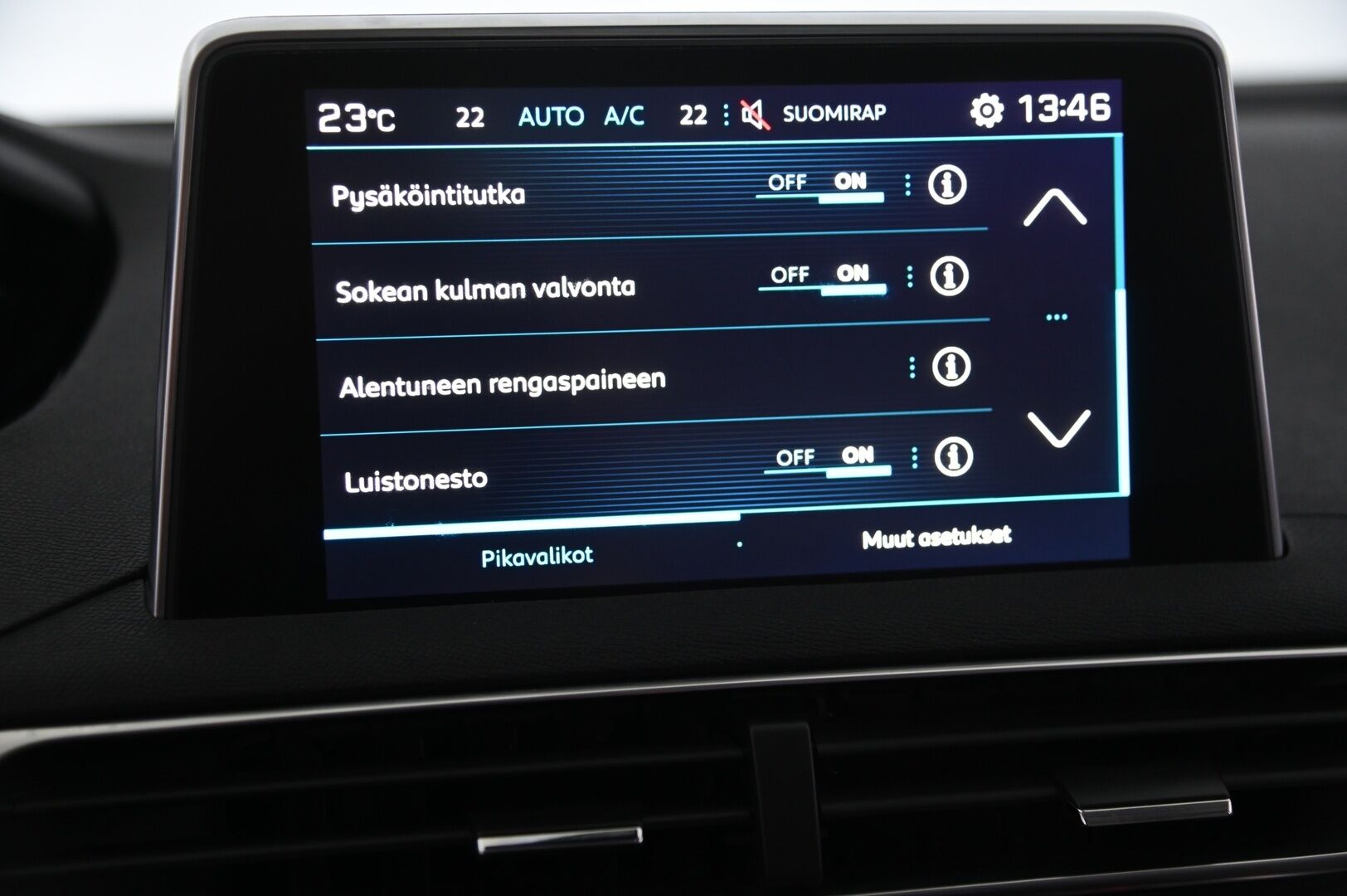 Peugeot 3008 2018 Allure PureTech 130 Automaatti - Panorama | Focal-äänentoisto | BT | Vakkari | Tutkat | 