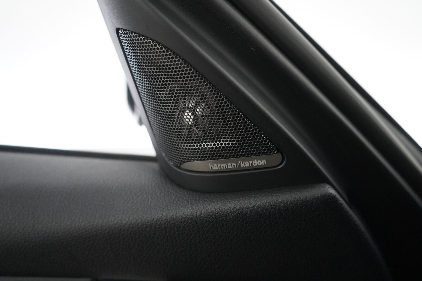 BMW 320 2014 MYYDÄÄN HUUTOKAUPAT.COM SIVUSTOLLA - MYYDÄÄN HUUTOKAUPAT.COM SIVUSTOLLA