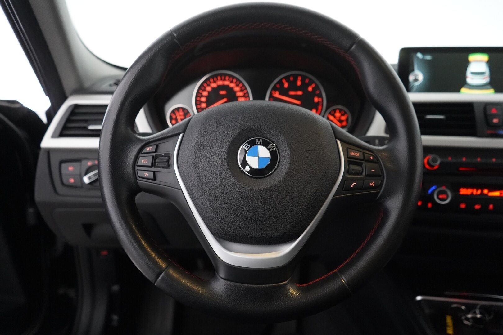 BMW 320 2014 MYYDÄÄN HUUTOKAUPAT.COM SIVUSTOLLA - MYYDÄÄN HUUTOKAUPAT.COM SIVUSTOLLA