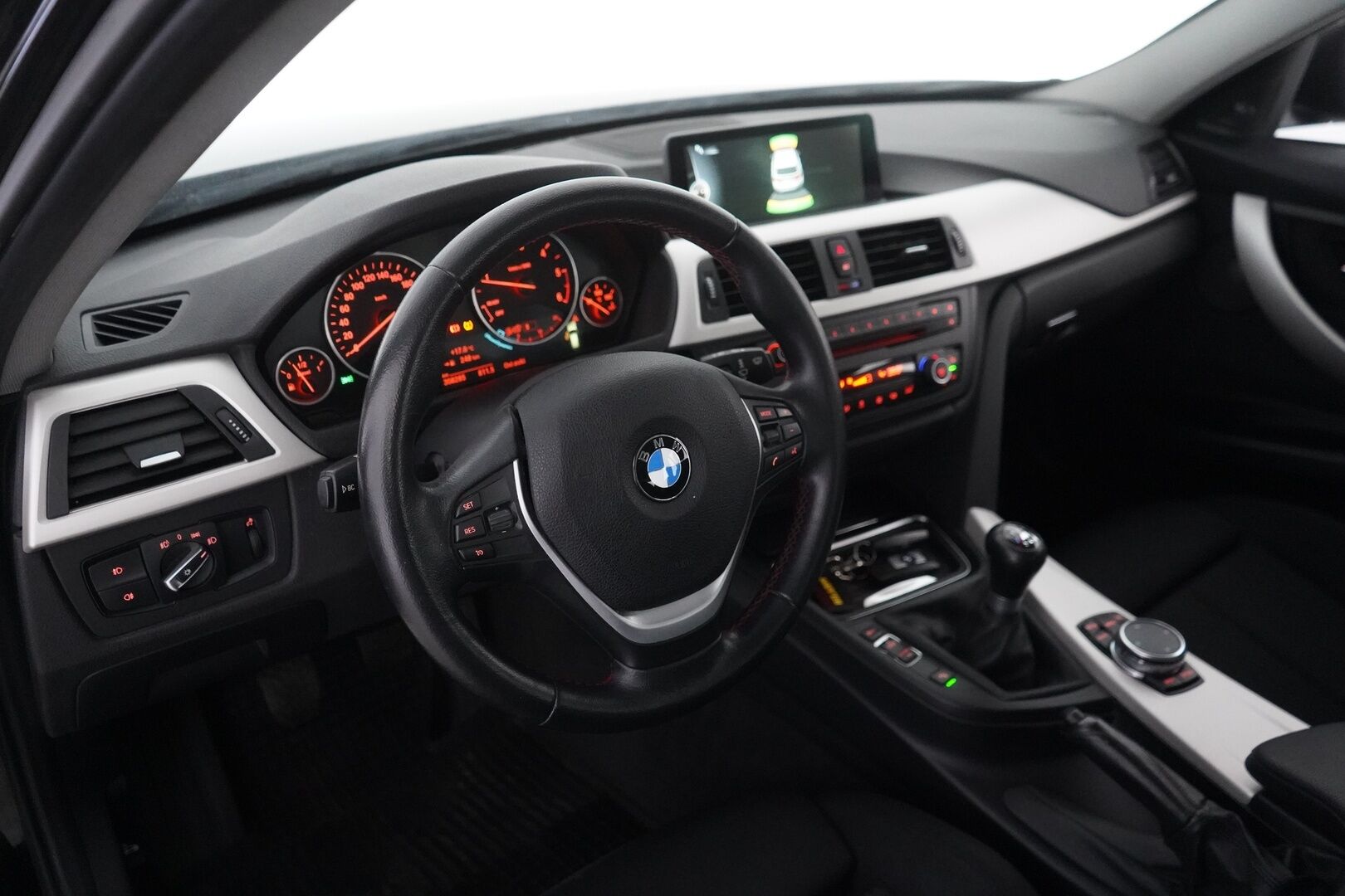 BMW 320 2014 MYYDÄÄN HUUTOKAUPAT.COM SIVUSTOLLA - MYYDÄÄN HUUTOKAUPAT.COM SIVUSTOLLA
