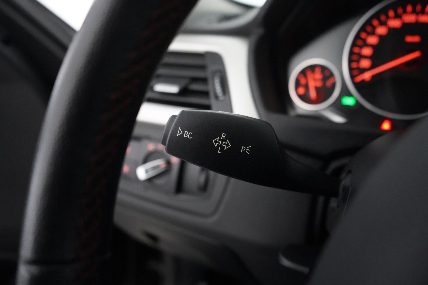 BMW 320 2014 MYYDÄÄN HUUTOKAUPAT.COM SIVUSTOLLA - MYYDÄÄN HUUTOKAUPAT.COM SIVUSTOLLA
