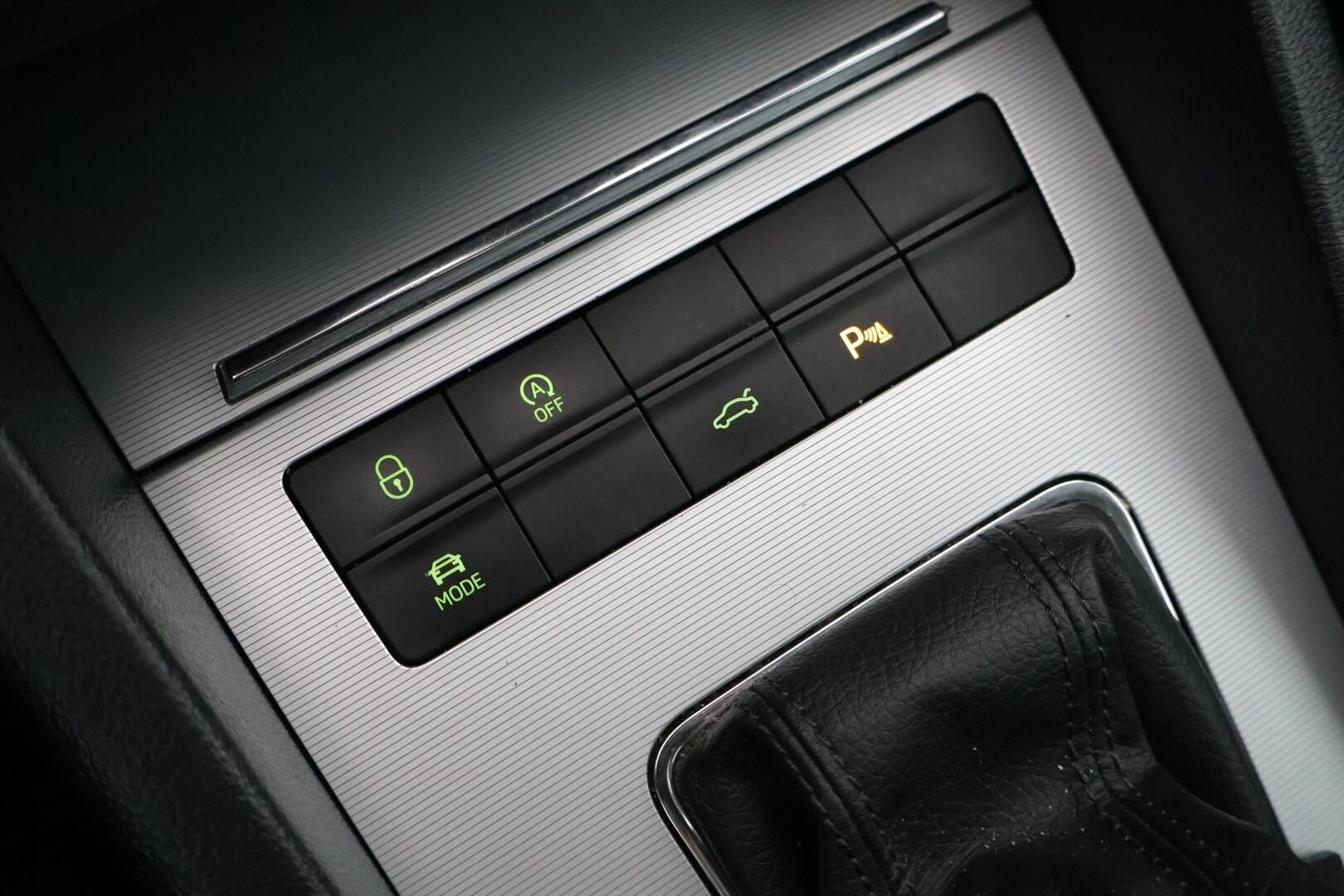 Skoda Octavia 2016 Combi 1,6 TDI Style DSG Autom.** YritysOutlet - Myydään vain yrityksille - Webasto / KeyLessGo / Vakkari / Suomi-auto / 2 renkaat aluvanteilla* 