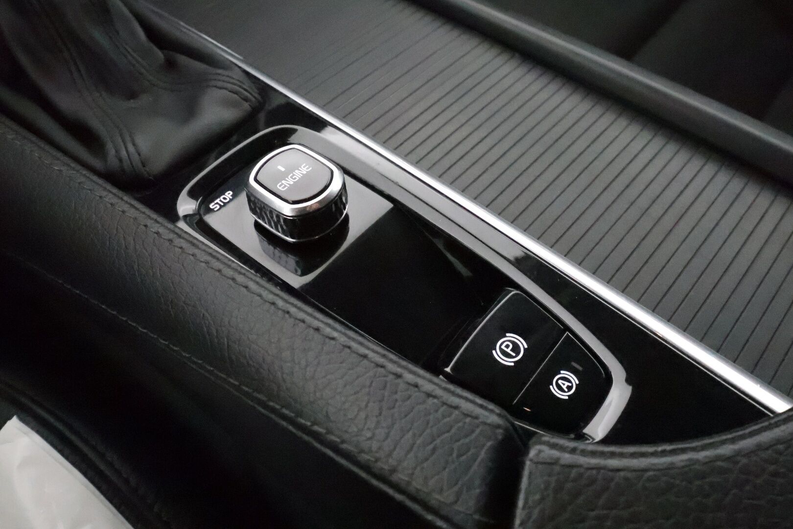 Volvo V90 2017 D4 AWD Momentum aut **Webasto / Adapt.vakkari / Koukku / KeylessGo / Puolinahat / P.tutka**