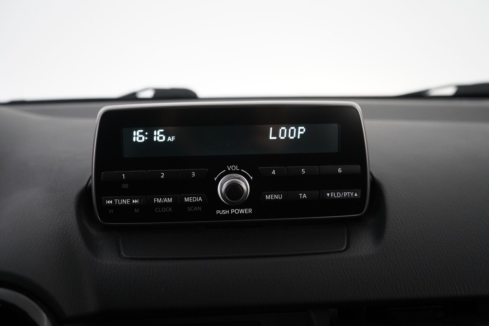 Mazda CX-3 2016 2,0 (120) SKYACTIV-G Active 6MT EA1 - 1-om Suomi-auto