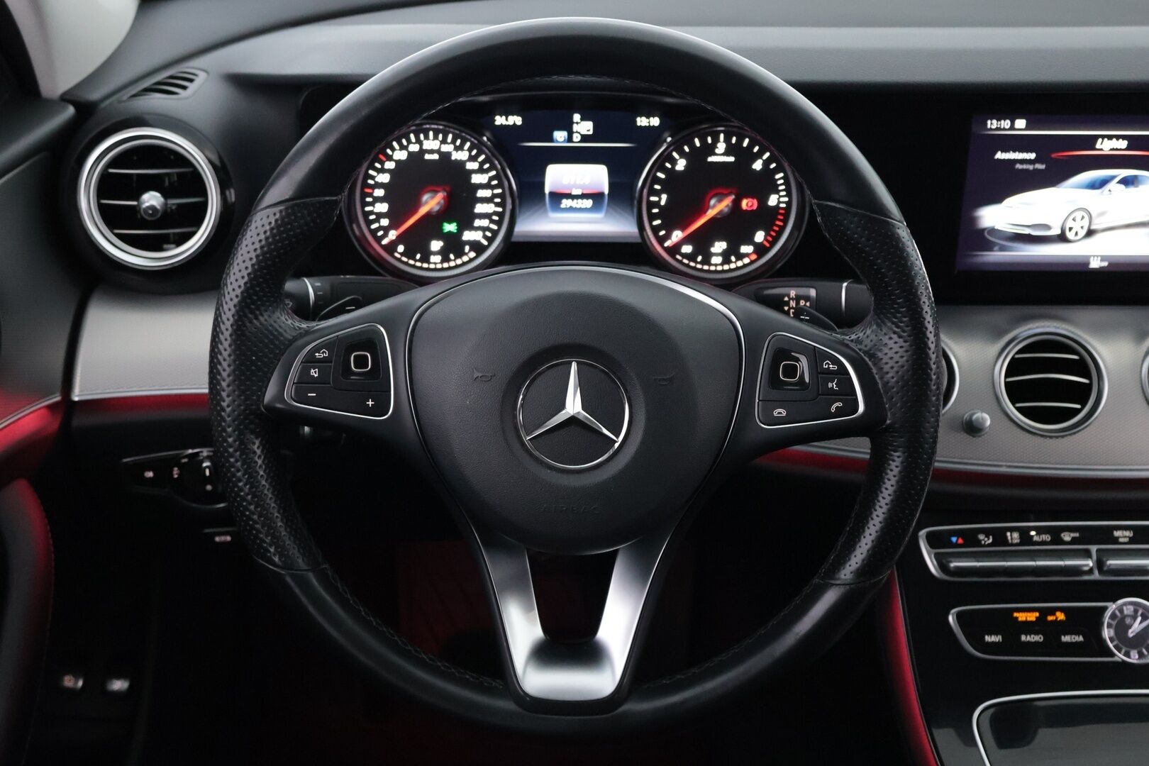 Mercedes-Benz E 2016 220 d A Premium Business - Webasto | Vetokoukku | Peruutuskamera | Puolinahkasisusta | Suomiauto | Comand Navi | Juuri tullut Tampereelle!