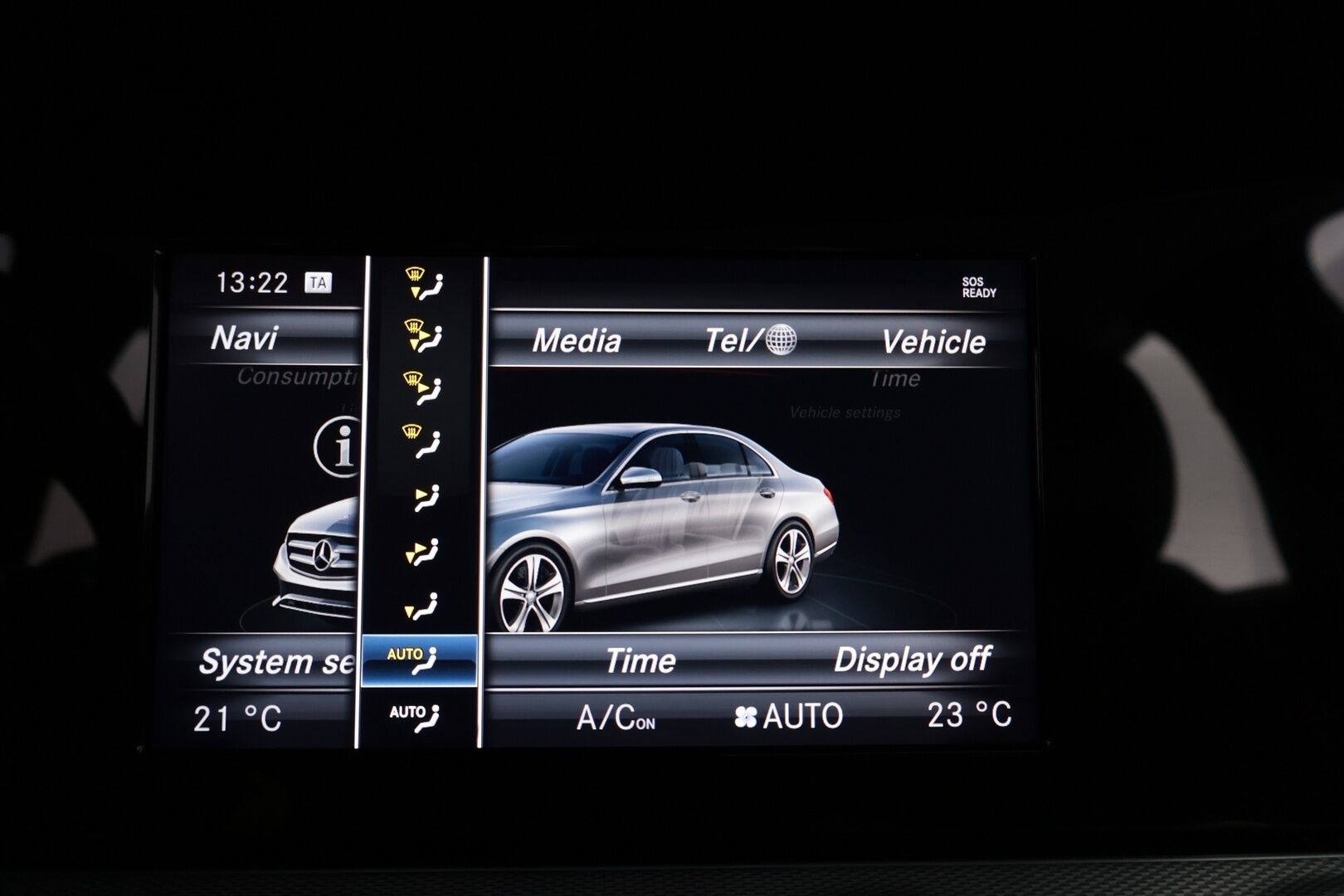 Mercedes-Benz E 2016 220 d A Premium Business - Webasto | Vetokoukku | Peruutuskamera | Puolinahkasisusta | Suomiauto | Comand Navi | Juuri tullut Tampereelle!