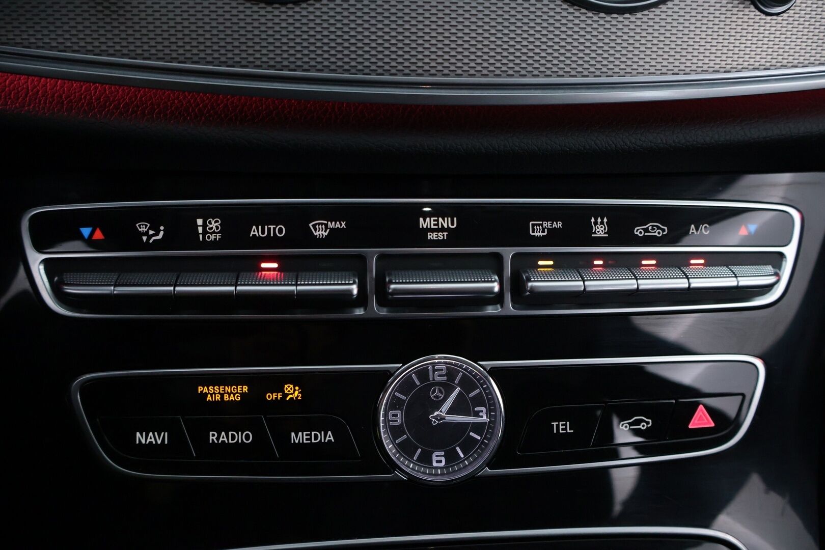 Mercedes-Benz E 2016 220 d A Premium Business - Webasto | Vetokoukku | Peruutuskamera | Puolinahkasisusta | Suomiauto | Comand Navi | Juuri tullut Tampereelle!