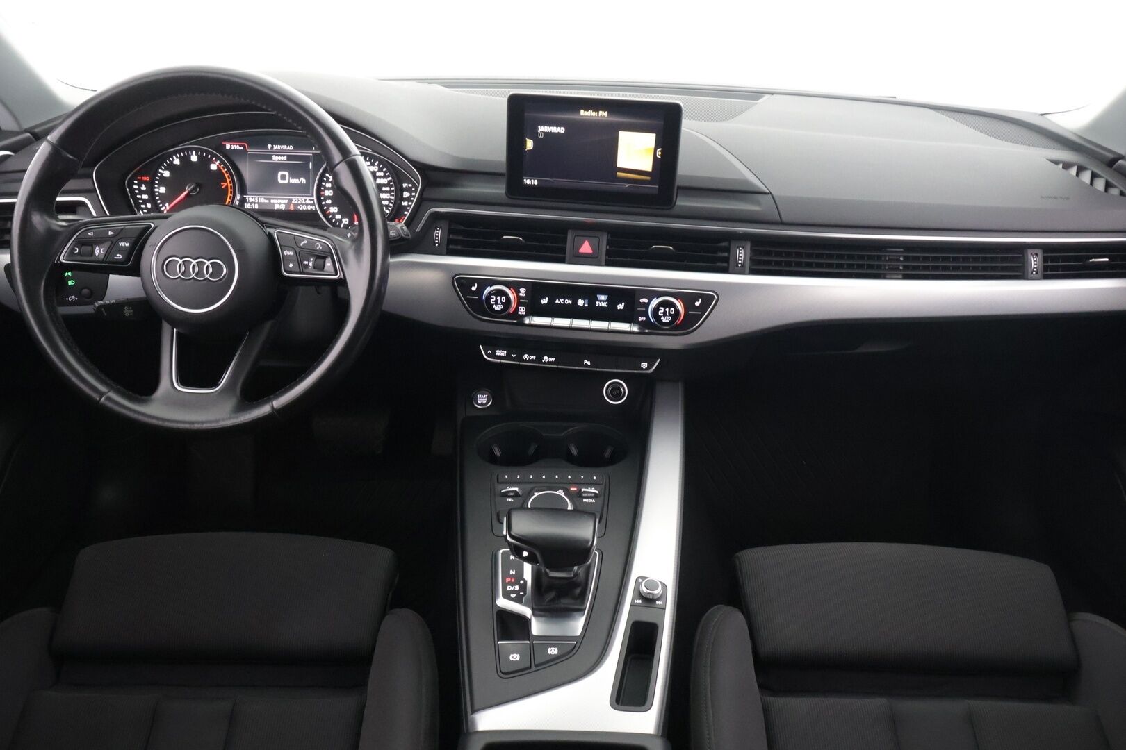 Audi A4 2016 Avant Business Sport 2,0 TFSI 140 kW S tronic - * Suomi-auto / Webasto / Sporttipenkit / Koukku / LED *