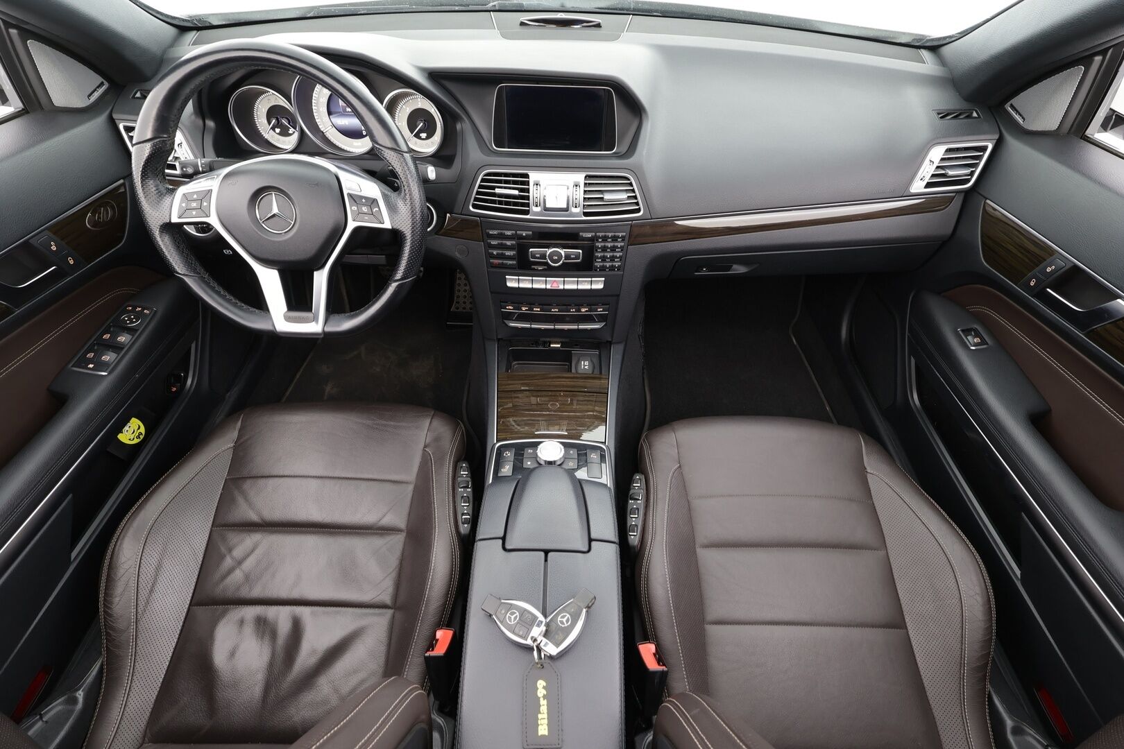 Mercedes-Benz E 2013 250 CDI BE Cabriolet A * H&K / ILS-LED / Vakkari / Navi / P.tutkat / Sporttinahat / Facelift / Ortopedi * - Kahdet renkaat aluvanteilla - HULLUT AVAJAISHULINAT KORKOTARJOUS 3,29 %