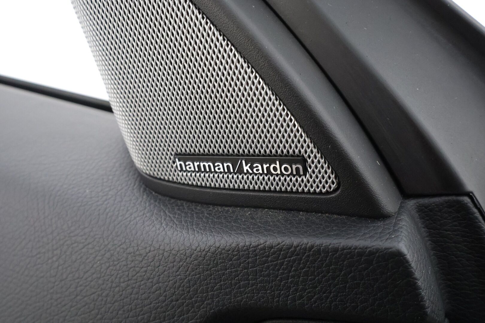 Mercedes-Benz E 2013 250 CDI BE Cabriolet A * H&K / ILS-LED / Vakkari / Navi / P.tutkat / Sporttinahat / Facelift / Ortopedi * - Kahdet renkaat aluvanteilla - HULLUT AVAJAISHULINAT KORKOTARJOUS 3,29 %