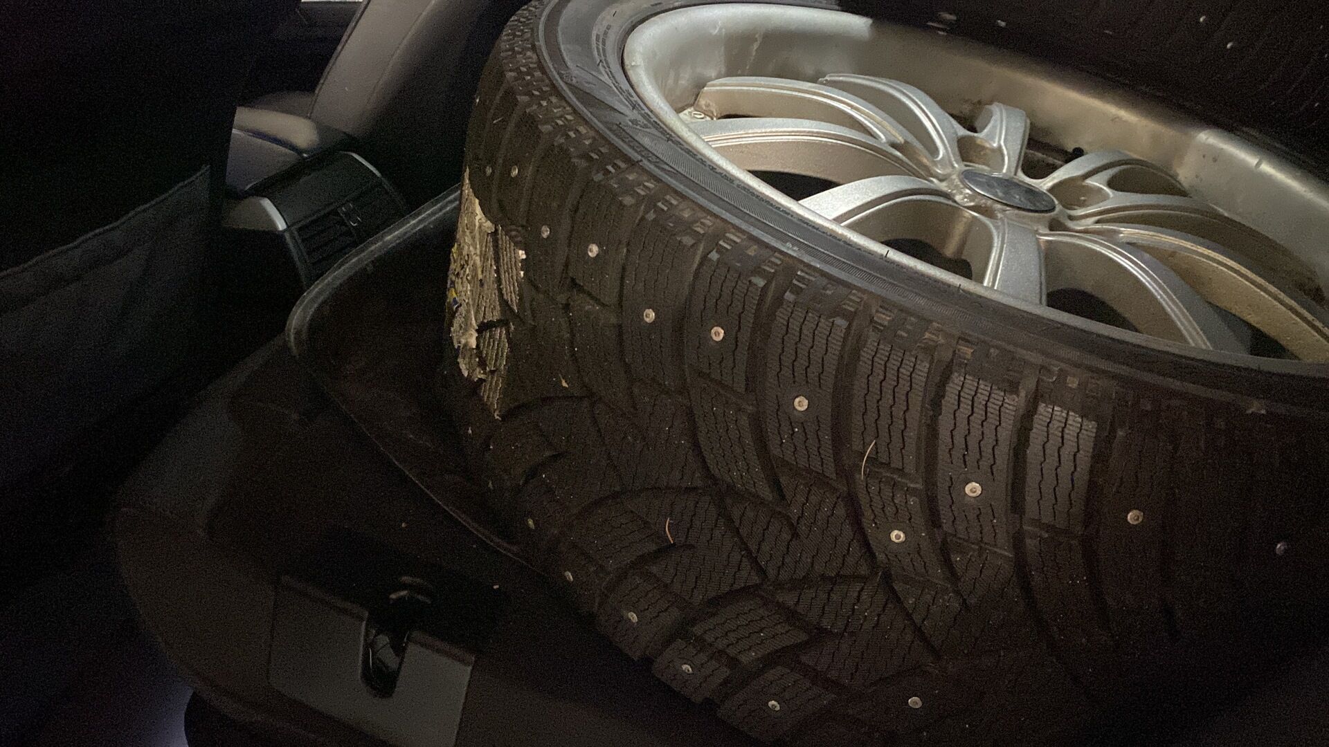 BMW X6 2009 A E71 SAC - YritysOutlet - Myydään vain yrityksille - – Tämä auto myydään YritysOutlet -valikoimasta vain yritykselle