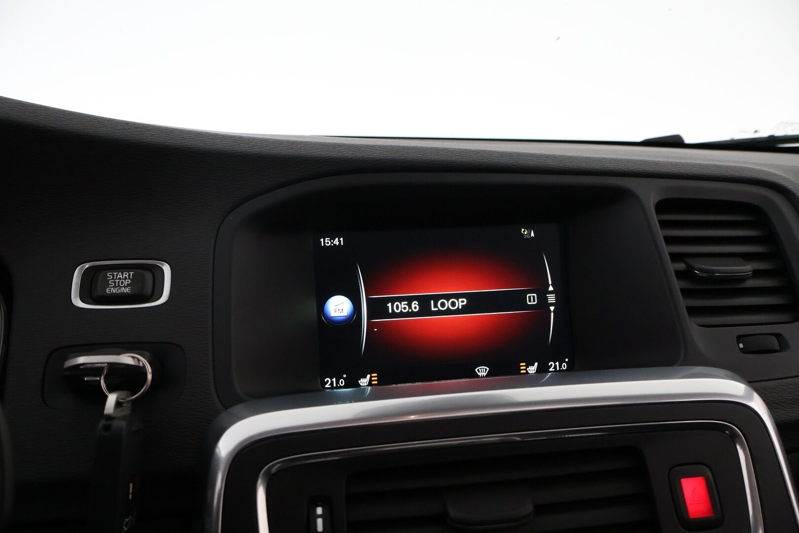 Volvo S60 2016 T3 Business R-Design Edition aut - Webasto / Kattoluukku / Vetokoukku / Nahka-Alcantara / Peruutustutkat / Suomiauto / Jakopää tehty!