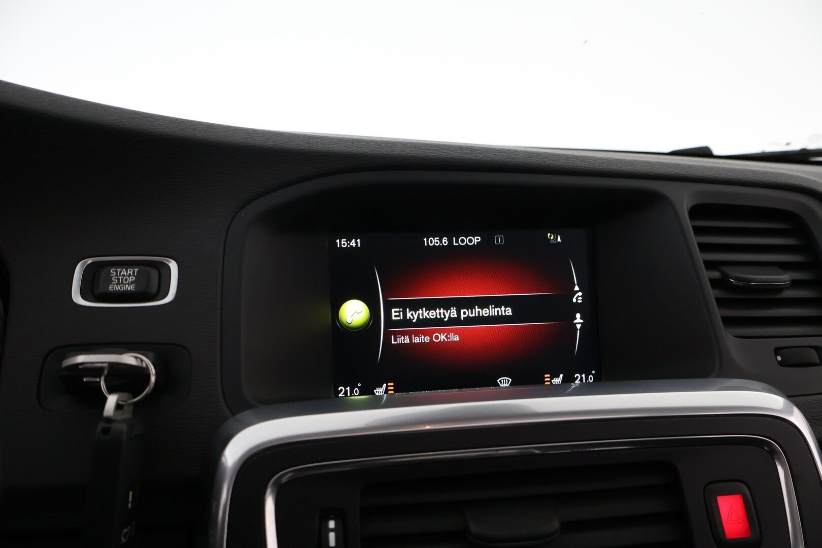 Volvo S60 2016 T3 Business R-Design Edition aut - Webasto / Kattoluukku / Vetokoukku / Nahka-Alcantara / Peruutustutkat / Suomiauto / Jakopää tehty!