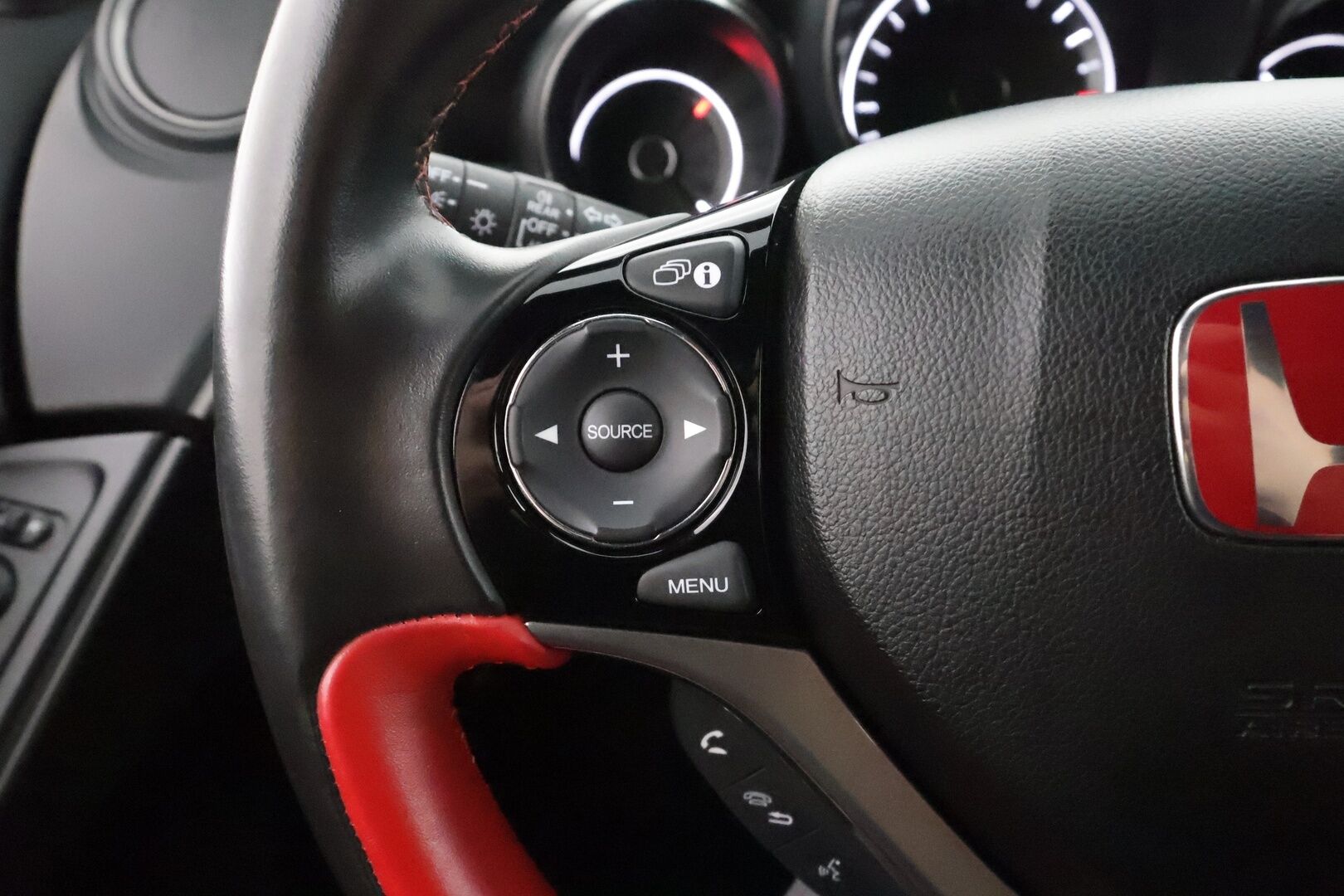 Honda Civic 2016 5D 2,0 Type-R GT - | BBS CHR | Kuppipenkit | Navi | P.kamera | Keyless | BSM | Kaistavahti | +R tila | Lohko + sisälämmitin | LED | BT | 2x renkaat aluin | Huoltokirja | Suomiauto | 