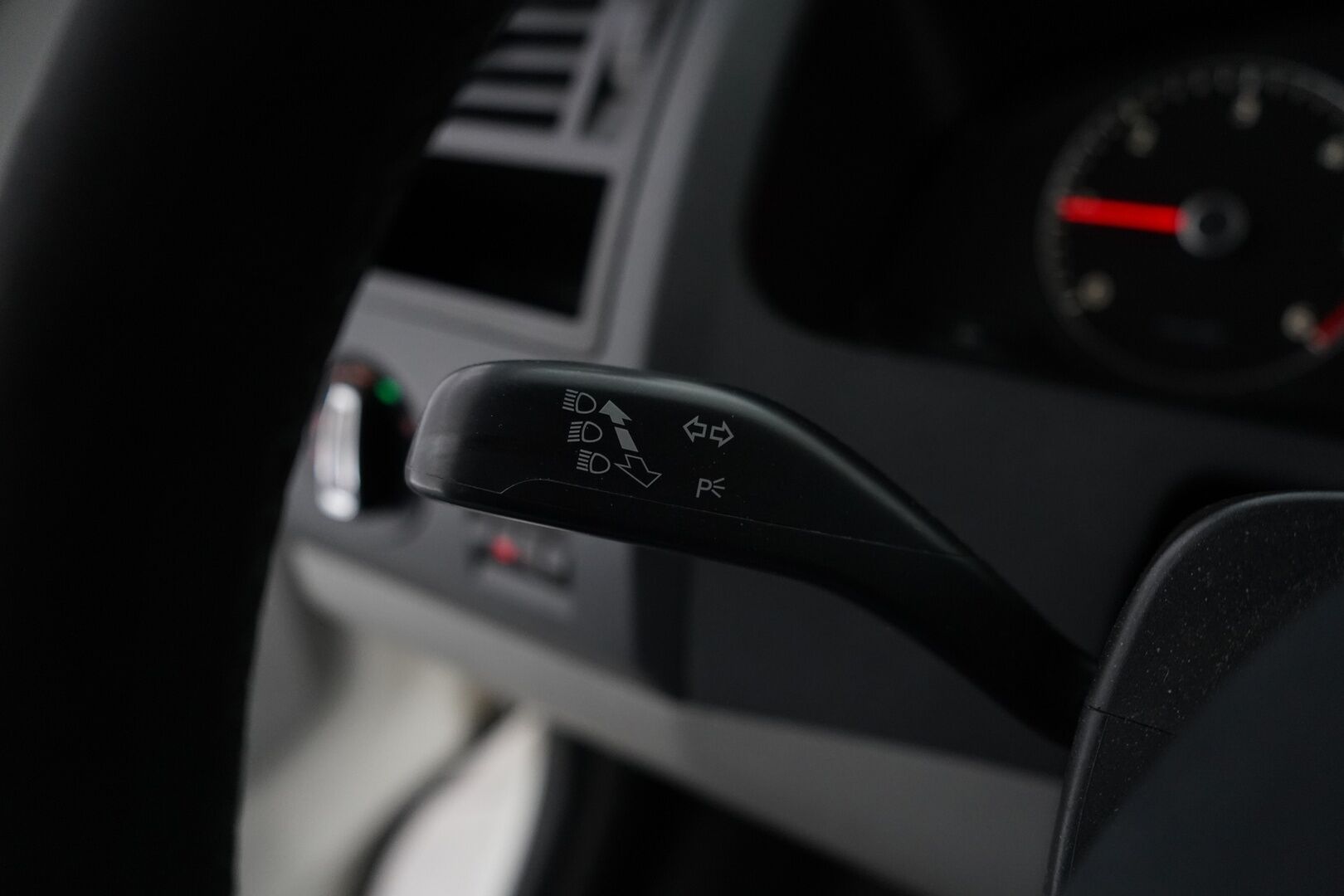 Volkswagen Transporter 2010 2.0 TDI 103 kW Umpipakettiauto *Bluetooth / Ilmastointi / Kosketusnäyttö soitin* - KATSO EDULLINEN HINTA! / Kahdet vanteet + Renkaat / Viimeisin huolto 318tkm + Jakopää - HULLUT AVAJAISHULINAT KORKOTARJOUS 3,29 %