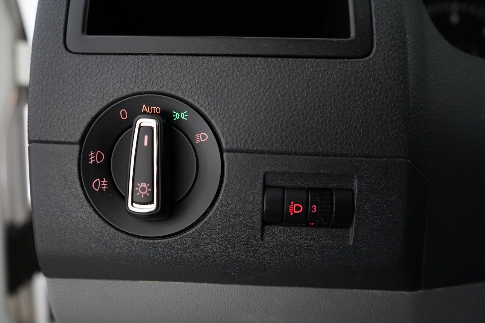 Volkswagen Transporter 2010 2.0 TDI 103 kW Umpipakettiauto *Bluetooth / Ilmastointi / Kosketusnäyttö soitin* - KATSO EDULLINEN HINTA! / Kahdet vanteet + Renkaat / Viimeisin huolto 318tkm + Jakopää - HULLUT AVAJAISHULINAT KORKOTARJOUS 3,29 %