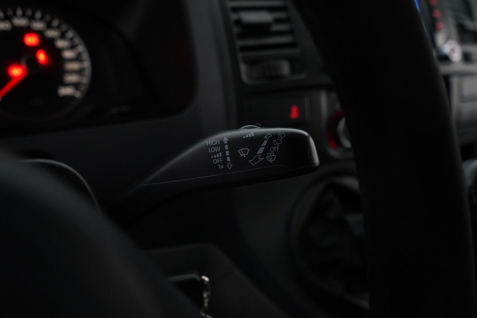 Volkswagen Transporter 2010 2.0 TDI 103 kW Umpipakettiauto *Bluetooth / Ilmastointi / Kosketusnäyttö soitin* - Kahdet vanteet + Renkaat / Viimeisin huolto 318tkm + Jakopää