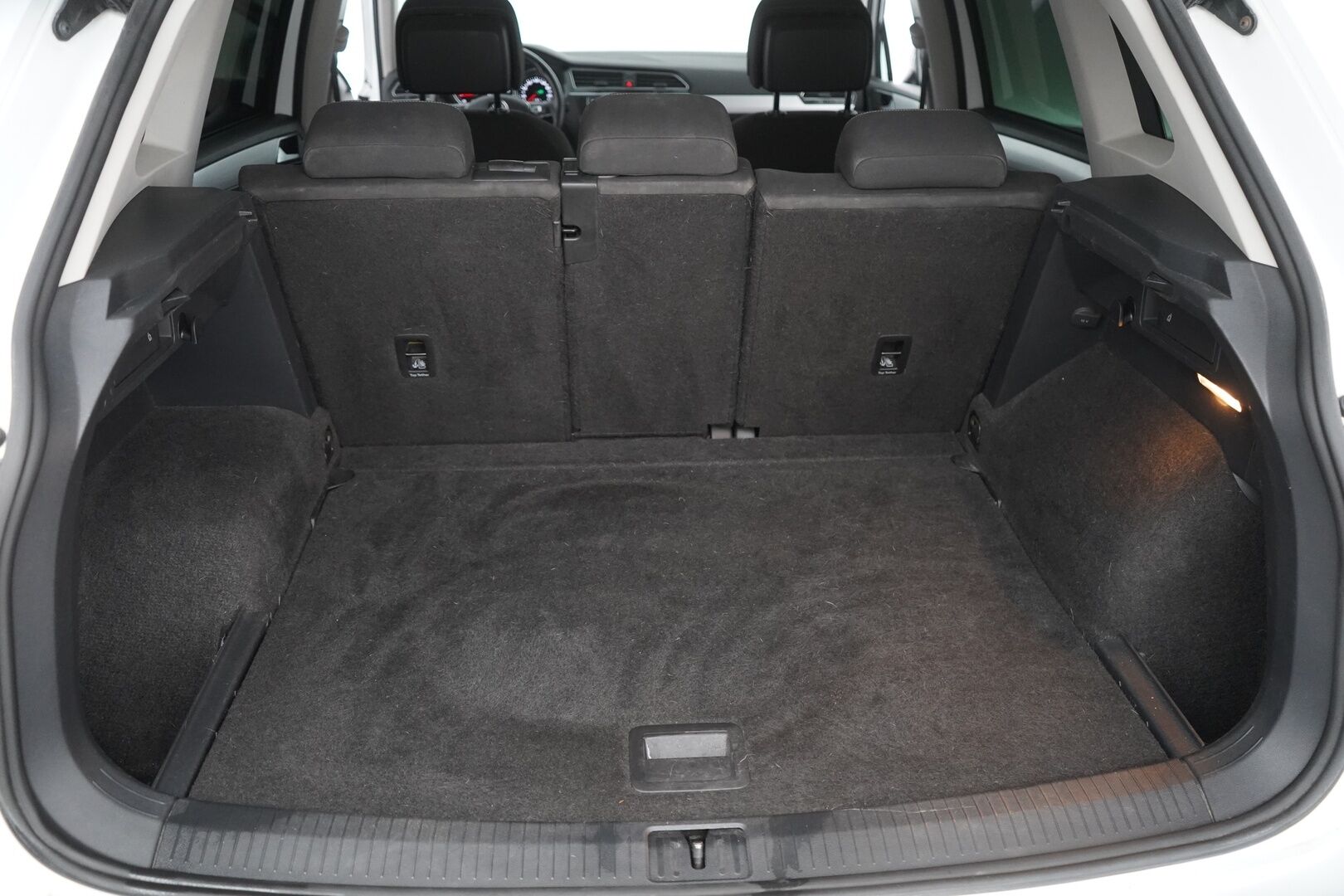 Volkswagen Tiguan 2016 Comfortline 2,0 TDI SCR 110 kW (150 hv) 4MOTION DSG  *Webasto / ACC / Koukku / Kamera / Navi / Ratinlämmitin / Lane assist* - Suomi-auto / Kahdet alumiinivanteet / Viimeisin huolto 223tkm! / Jakopää 192tkm kohdalla! 