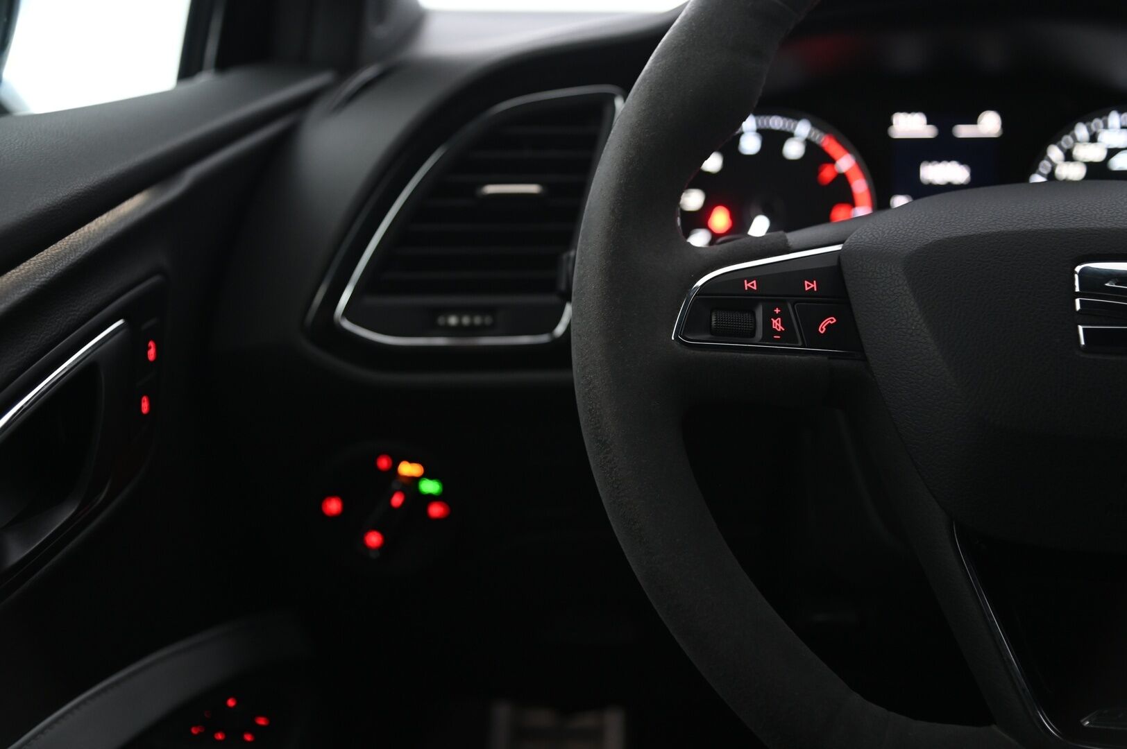 Seat Leon ST 2016 2,0 TSI 290 Cupra DSG *P-kamera / Vakkari / Led* - *Juuri tullut / Siisti / Vähän ajettu*