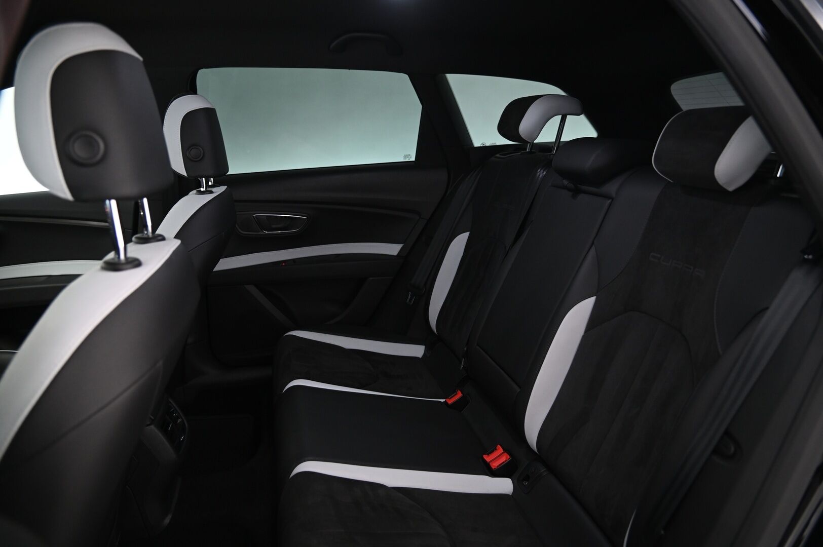Seat Leon ST 2016 2,0 TSI 290 Cupra DSG - P-kamera | Vakkari | Led