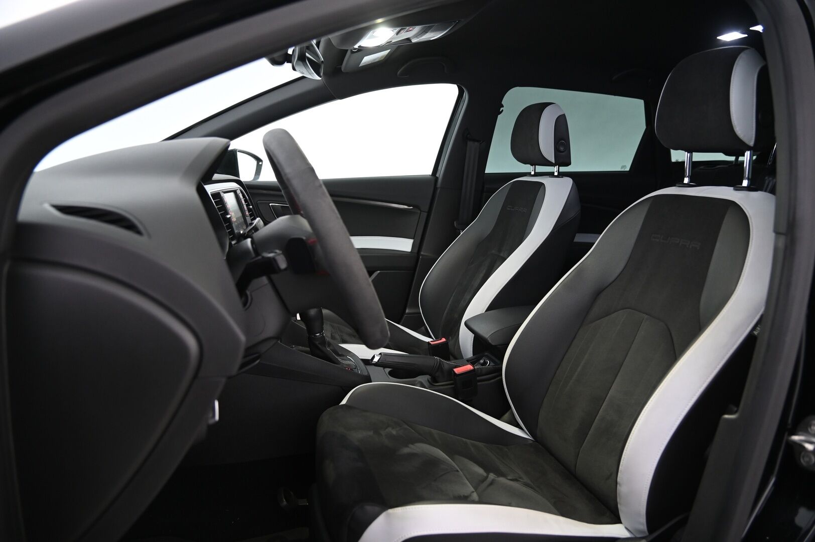 Seat Leon ST 2016 2,0 TSI 290 Cupra DSG *P-kamera / Vakkari / Led* - *Juuri tullut / Siisti / Vähän ajettu* - HULLUT AVAJAISHULINAT KORKOTARJOUS 3,29 %