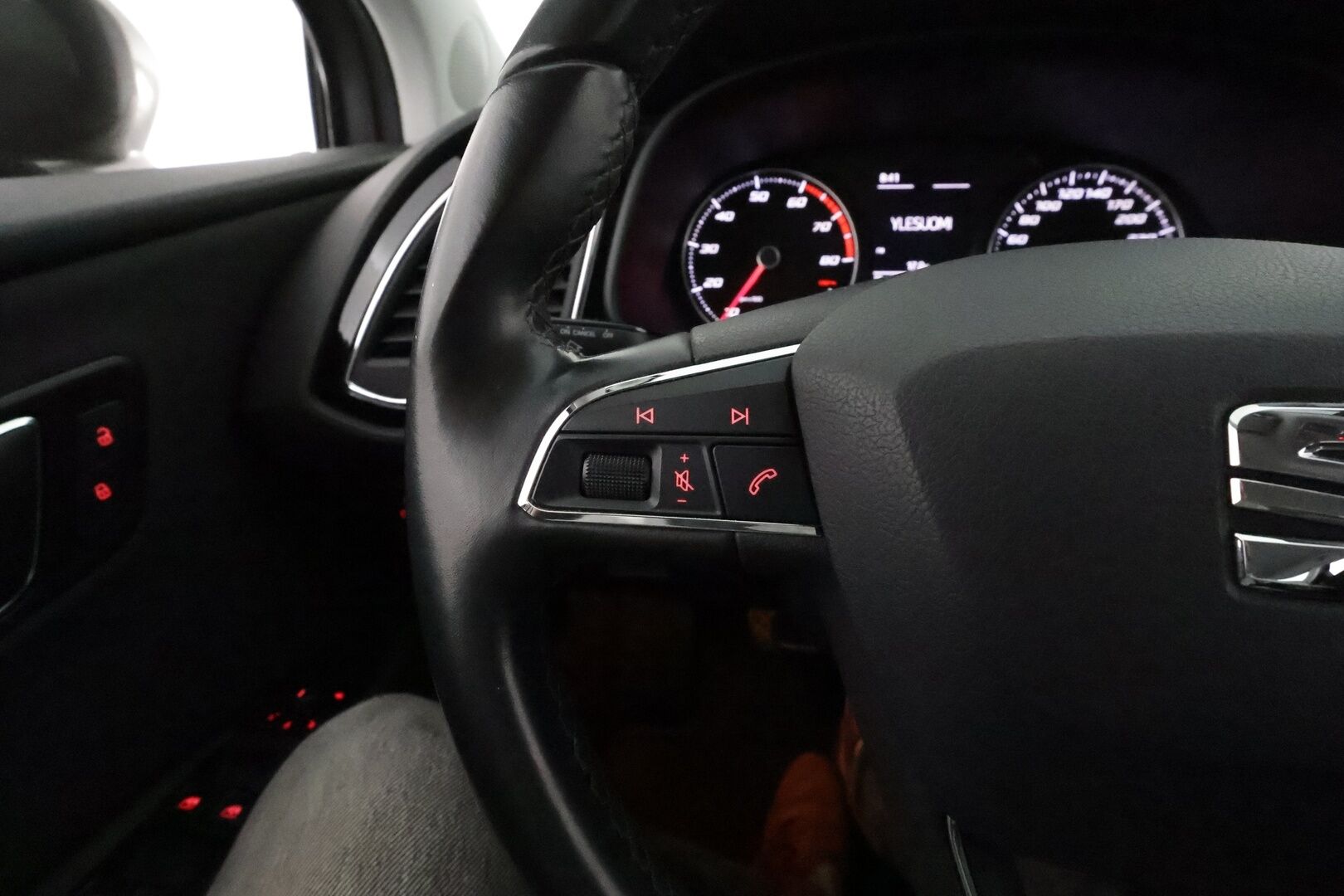 Seat Leon 2016 1,0 TSI 115 Ecomotive Style **Suomi-auto / LED-valot / P.Tutkat / Vakkari / Sisätilanlämmitin**