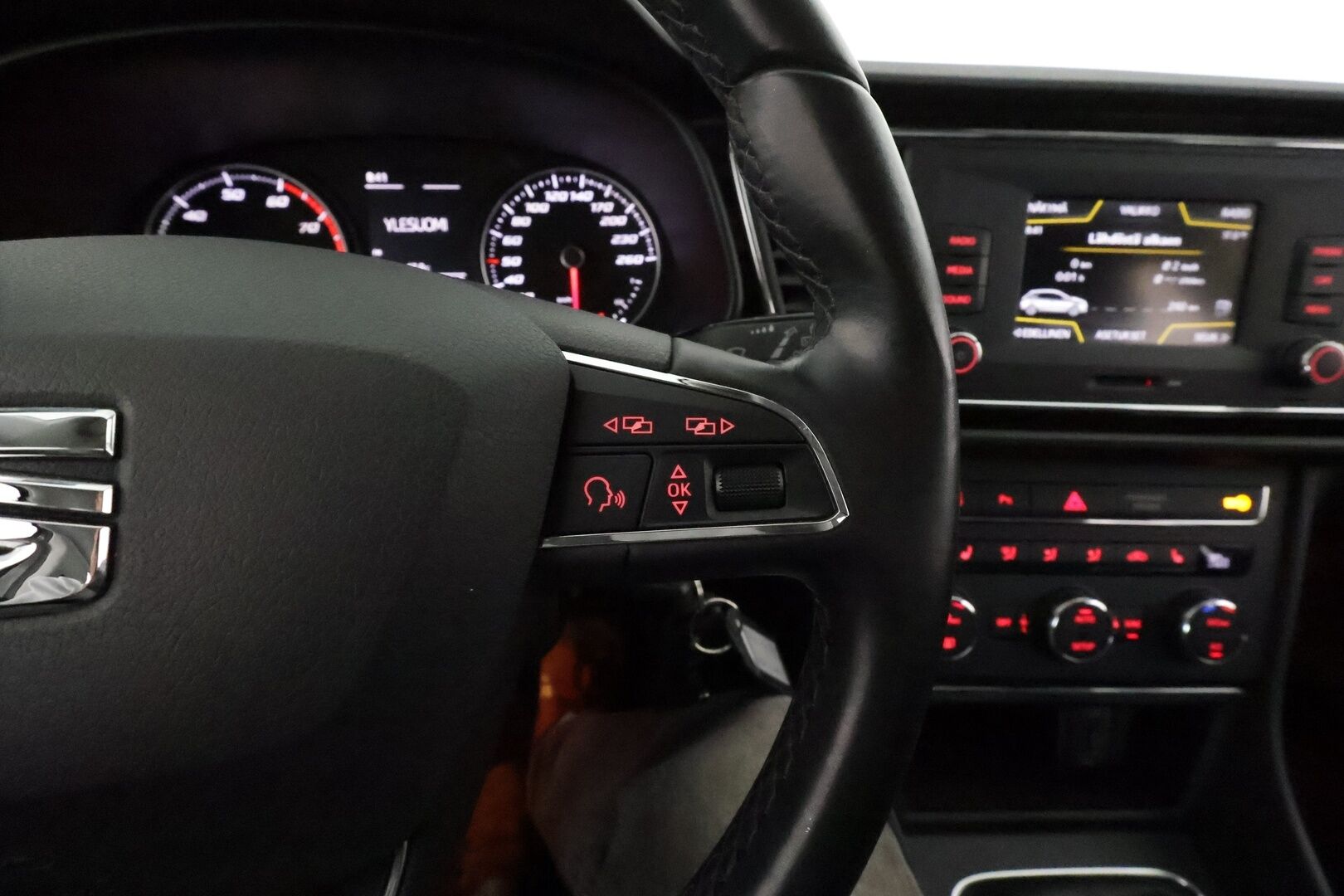 Seat Leon 2016 1,0 TSI 115 Ecomotive Style **Suomi-auto / LED-valot / P.Tutkat / Vakkari / Sisätilanlämmitin**