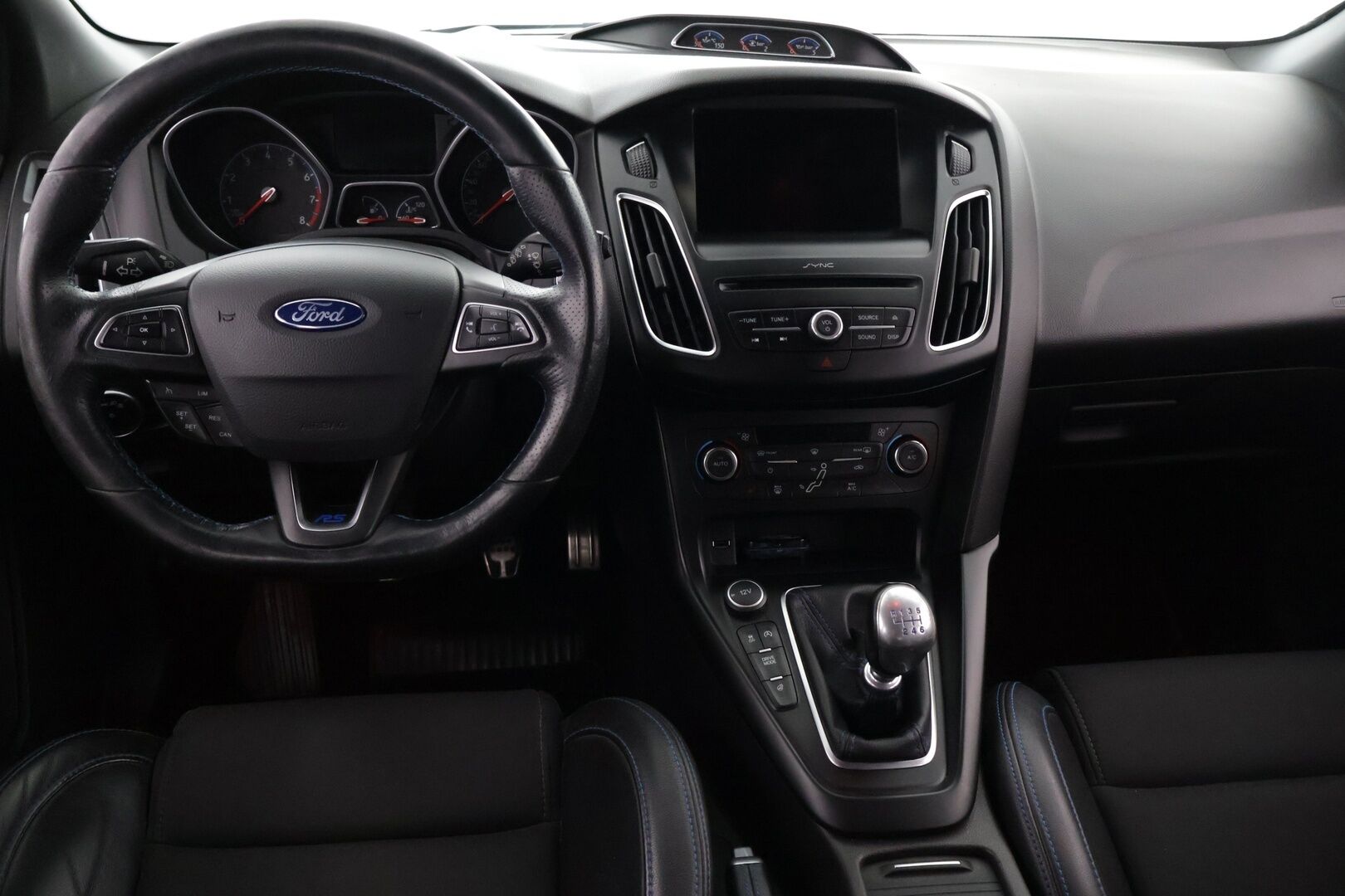 Ford Focus 2016 2,3 EcoBoost 350 hv start/stop M6 RS 5-ovinen - Suomi-Auto | Lämmitettävä tuulilasi | Vakionopeudensäädin | Peruutuskamera | Keyless | Lämmitettävä ohjauspyörä | 2x Avain | Launch Control 