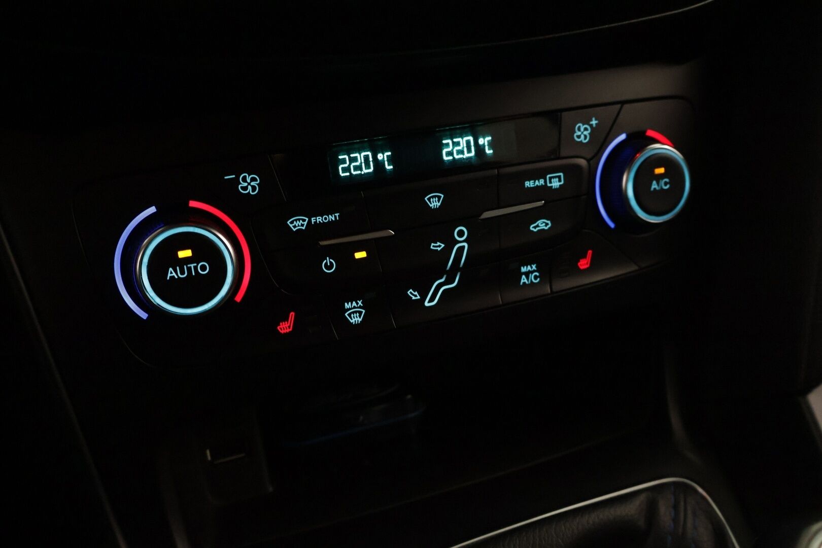 Ford Focus 2016 2,3 EcoBoost 350 hv start/stop M6 RS 5-ovinen - Suomi-Auto | Lämmitettävä tuulilasi | Vakionopeudensäädin | Peruutuskamera | Keyless | Lämmitettävä ohjauspyörä | 2x Avain | Launch Control 